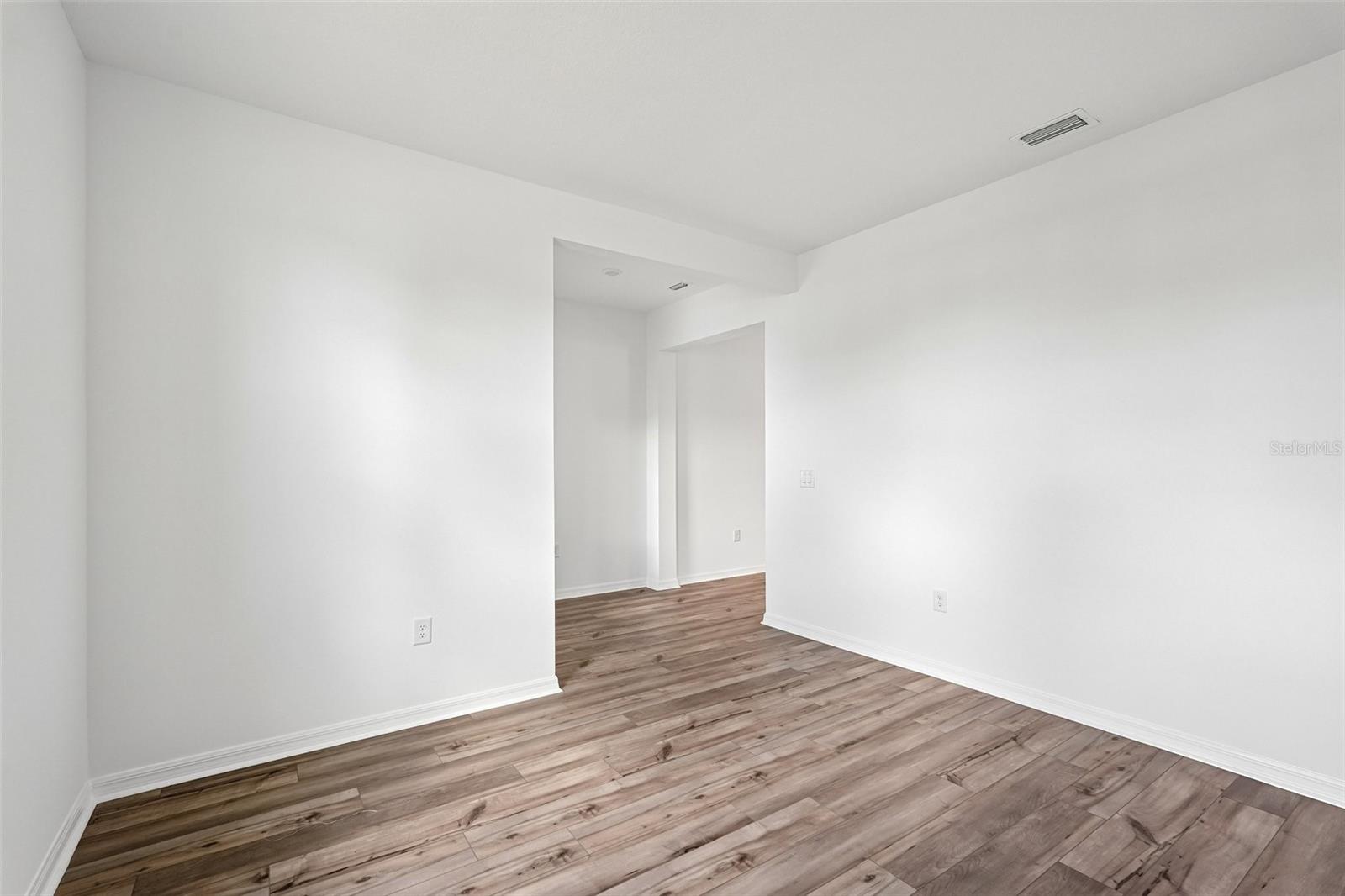 8712 Canard Cv Property Photo 11