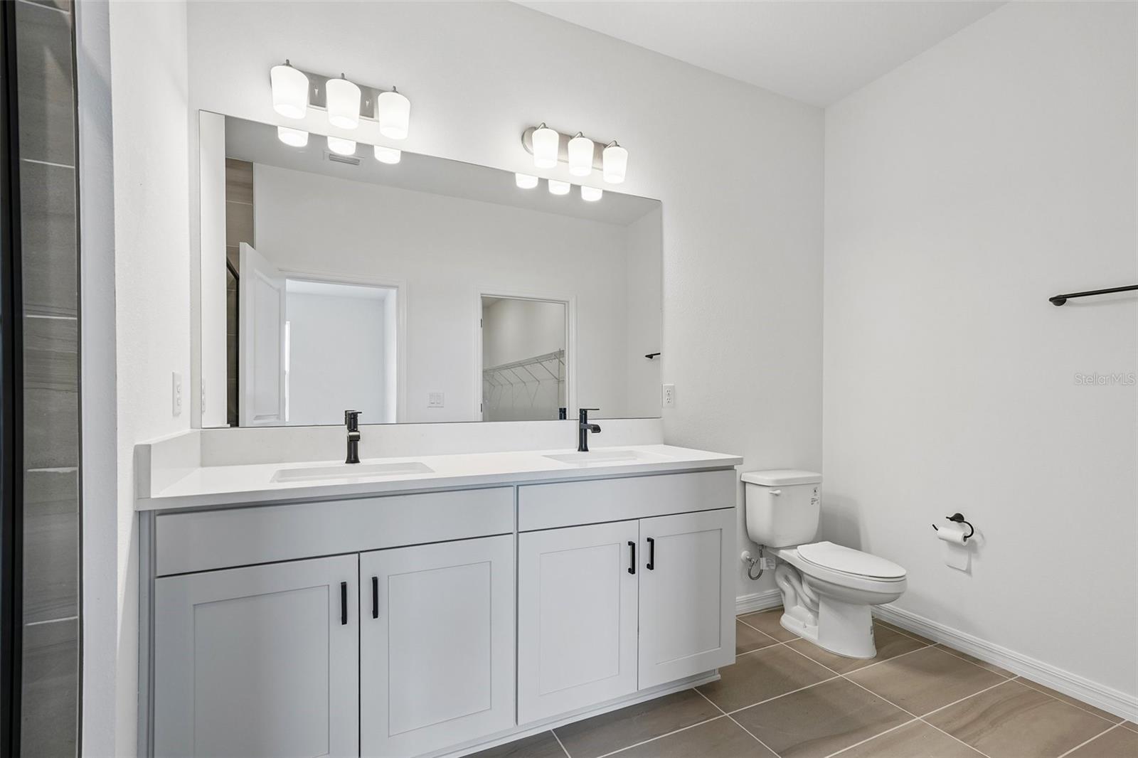 8712 Canard Cv Property Photo 28