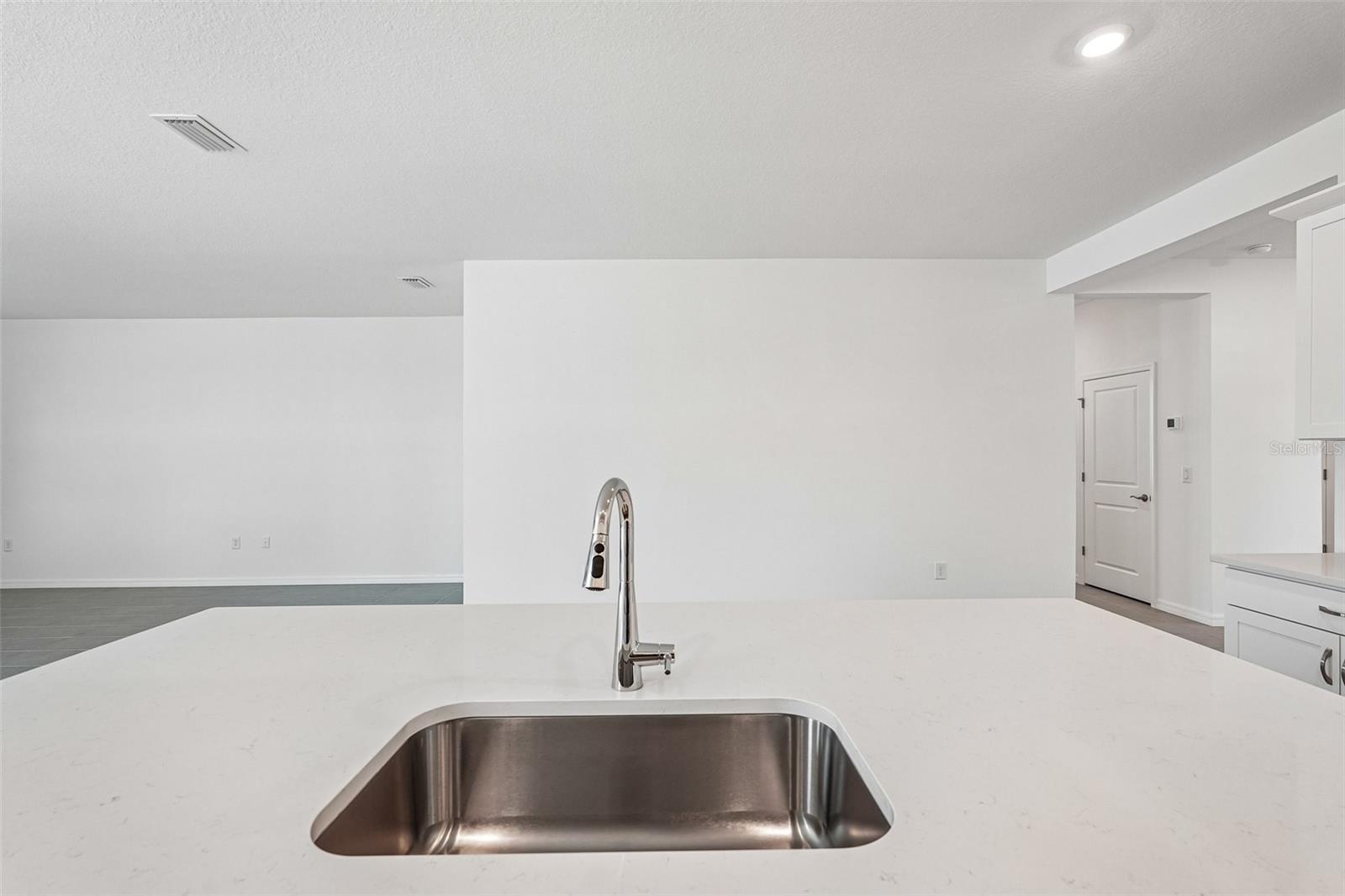 8713 Canard Cv Property Photo 6