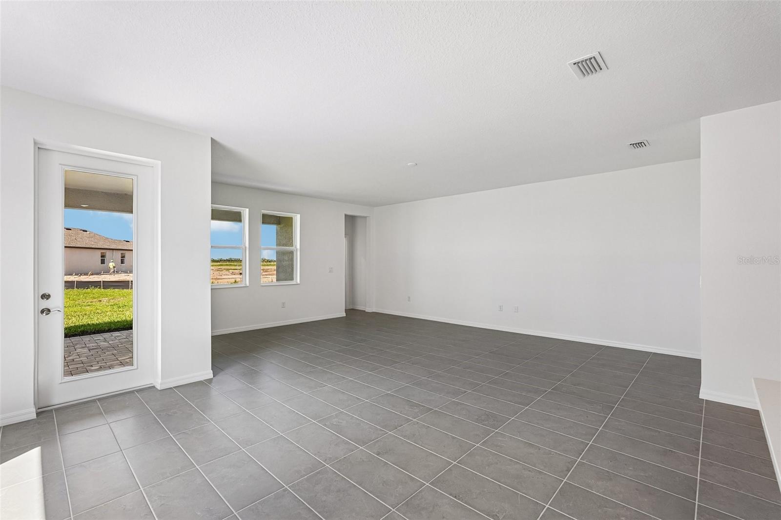 8713 Canard Cv Property Photo 9