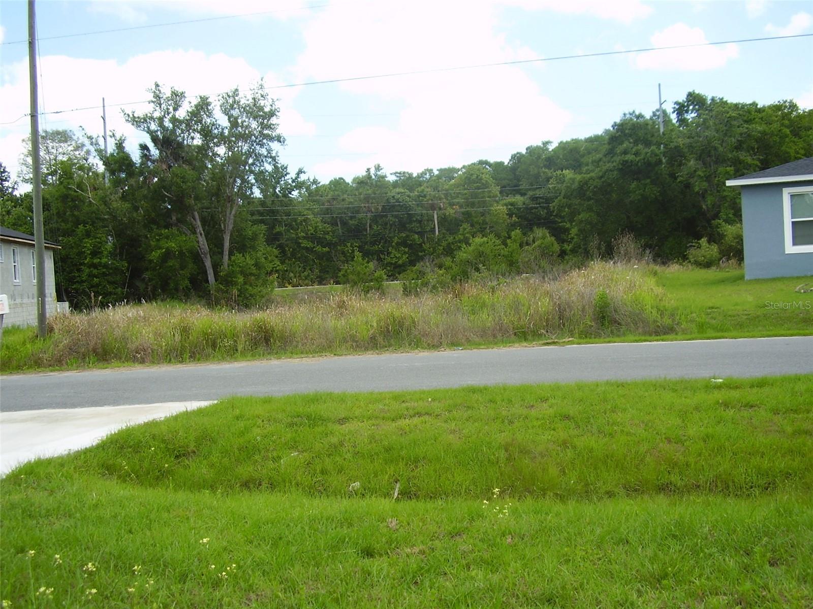 1409 Teal Dr Property Photo 2