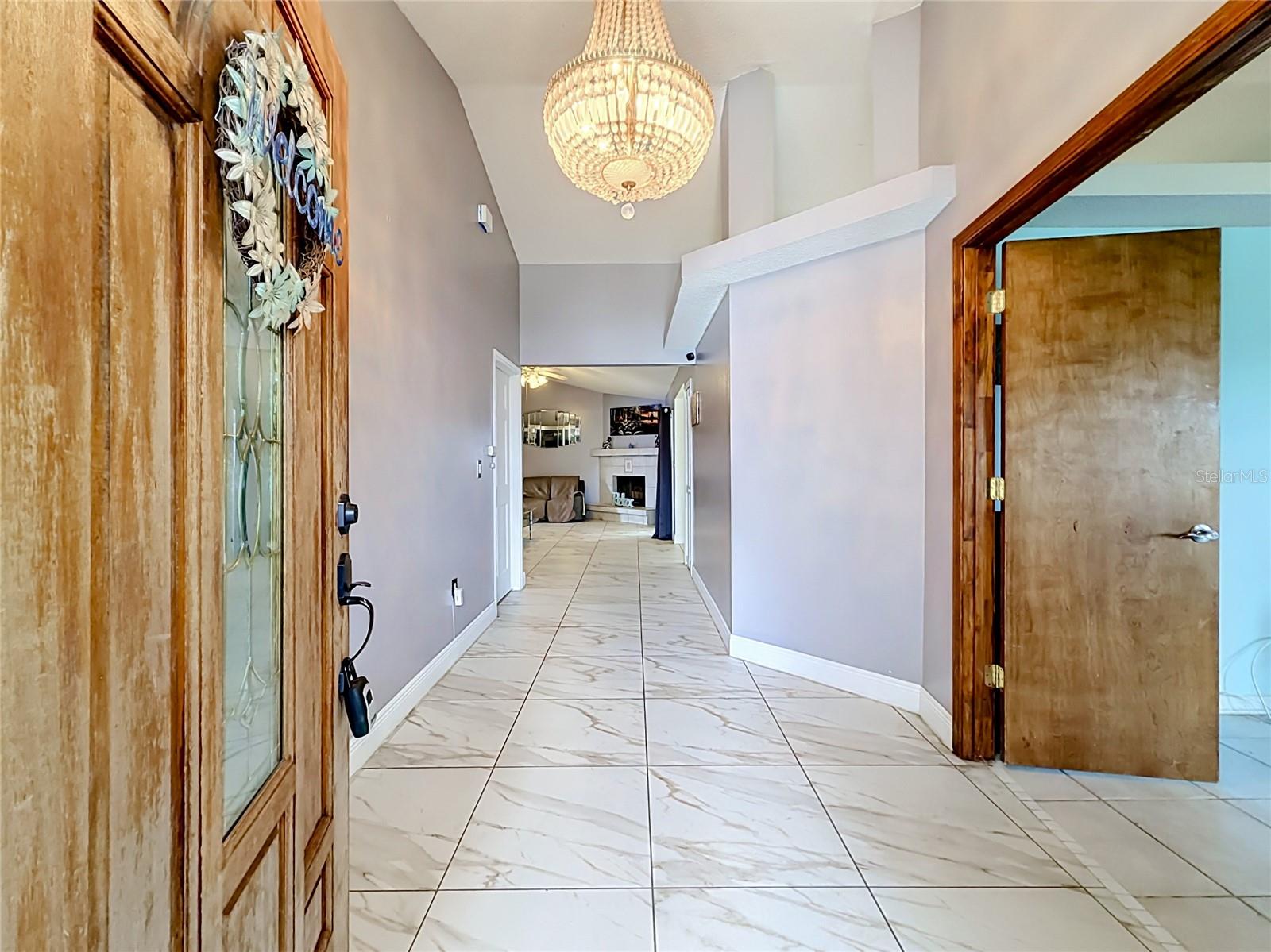 1406 Kingston Way Property Photo 4