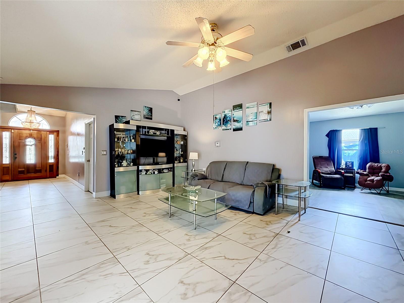 1406 Kingston Way Property Photo 6