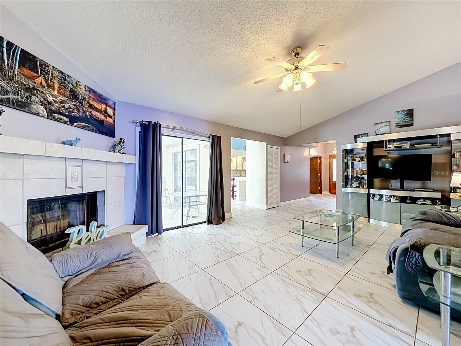 1406 Kingston Way Property Photo 7