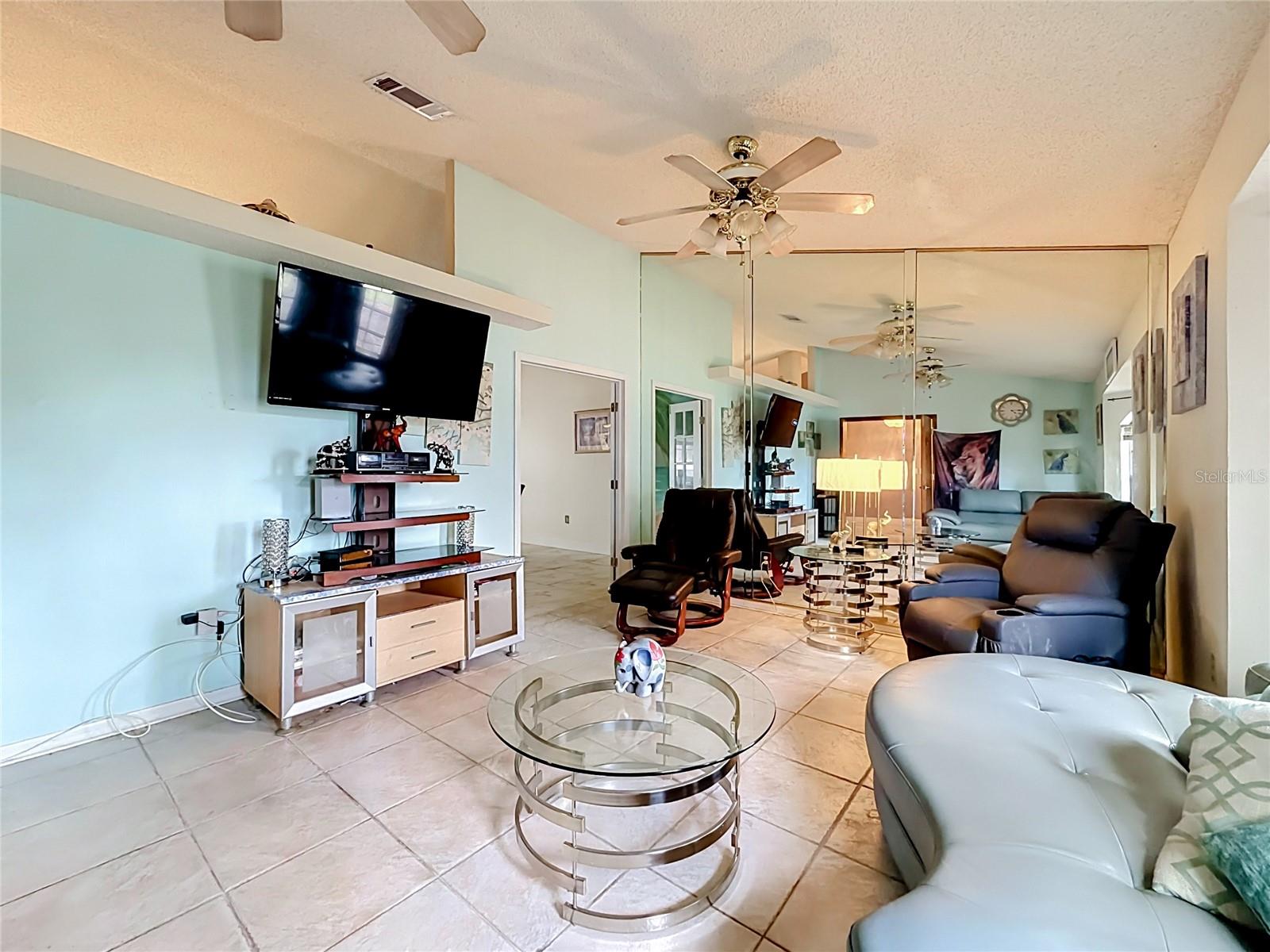 1406 Kingston Way Property Photo 9