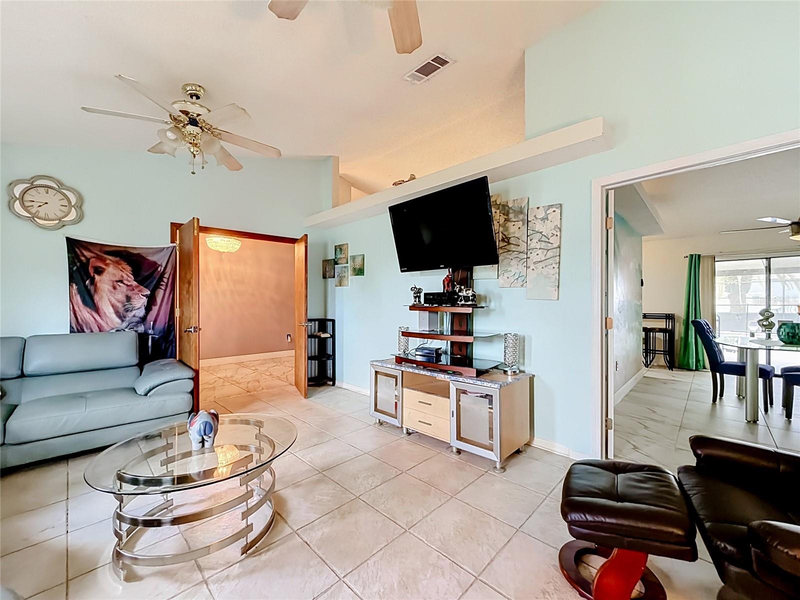 1406 Kingston Way Property Photo 10