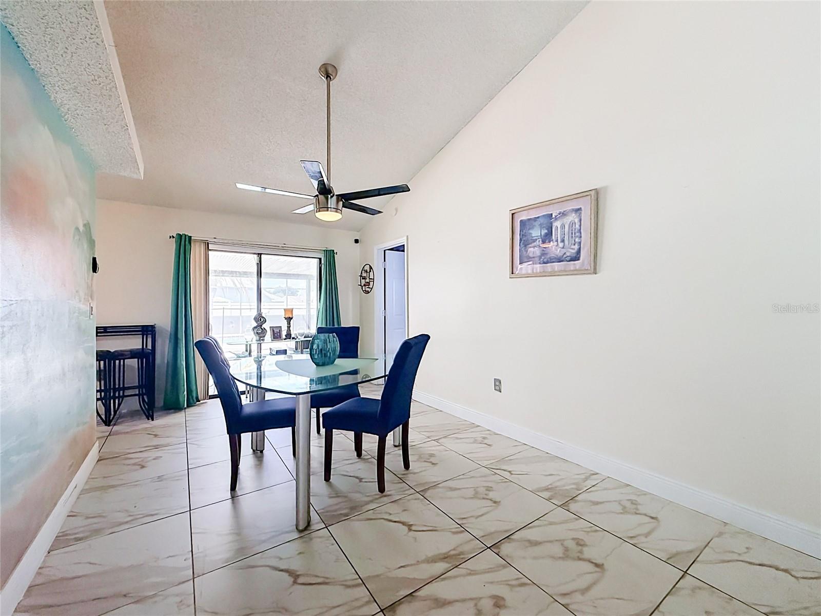1406 Kingston Way Property Photo 18