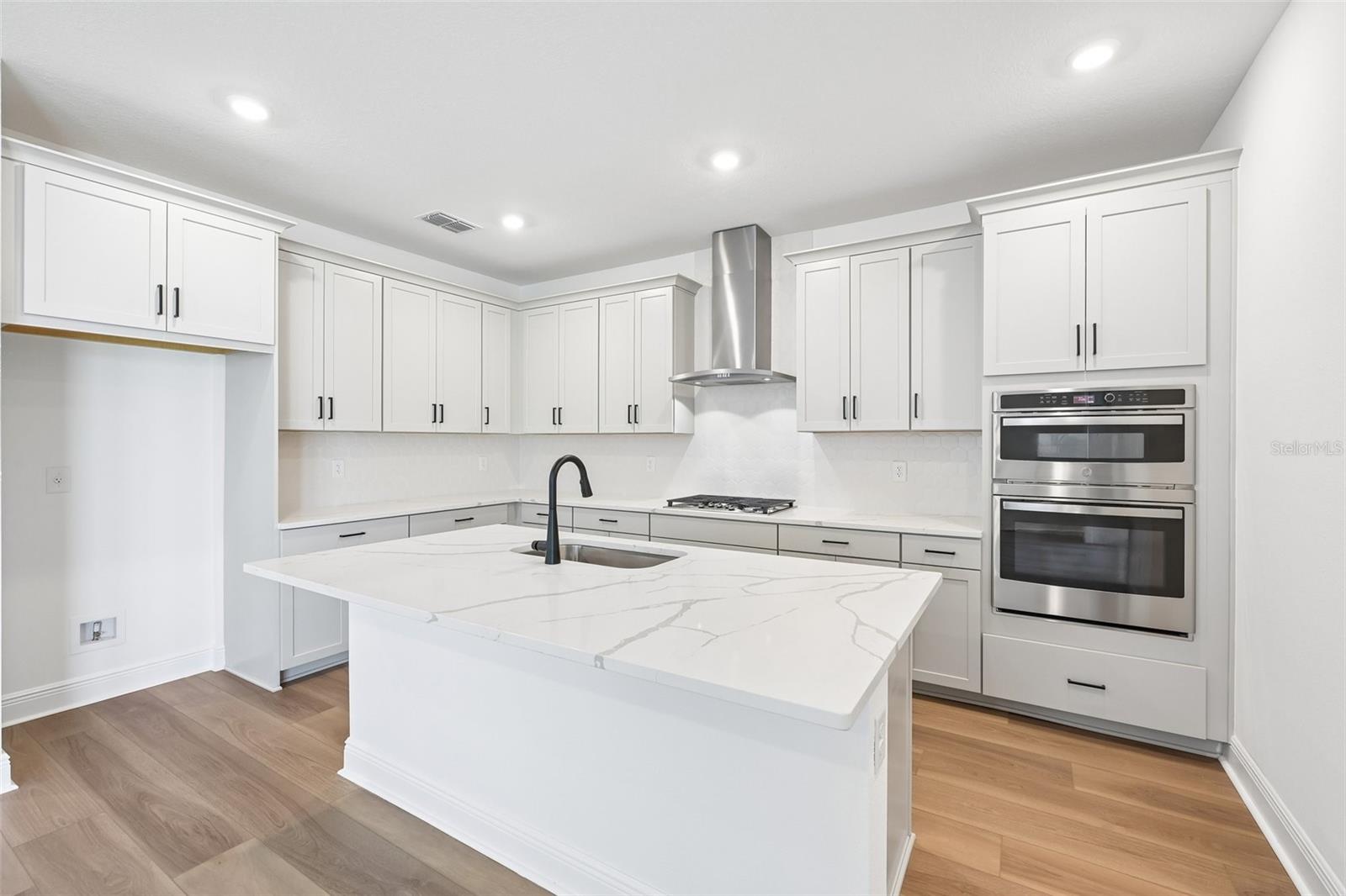 4454 Sunset Garden St Property Photo 4