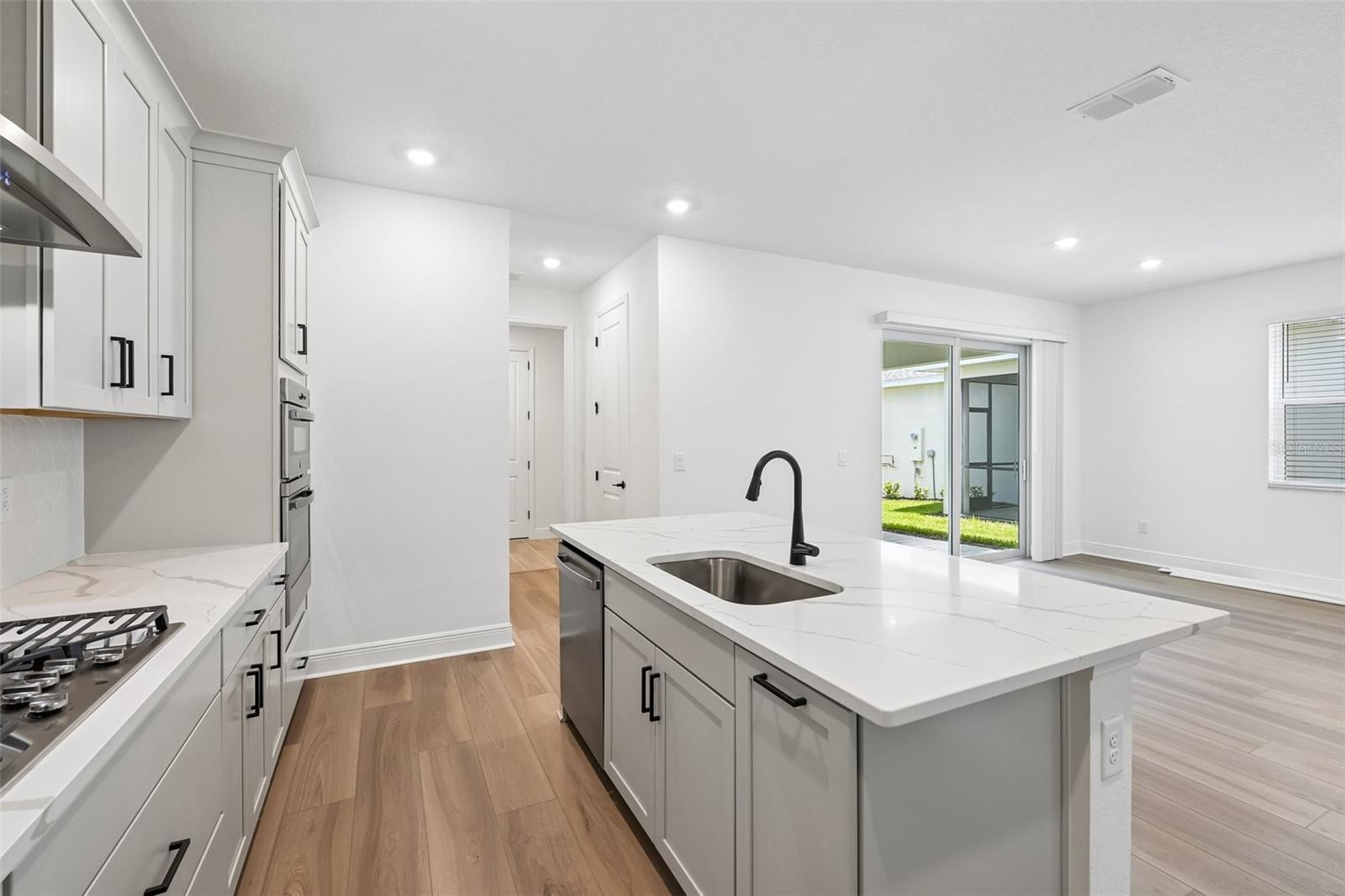 4454 Sunset Garden St Property Photo 6