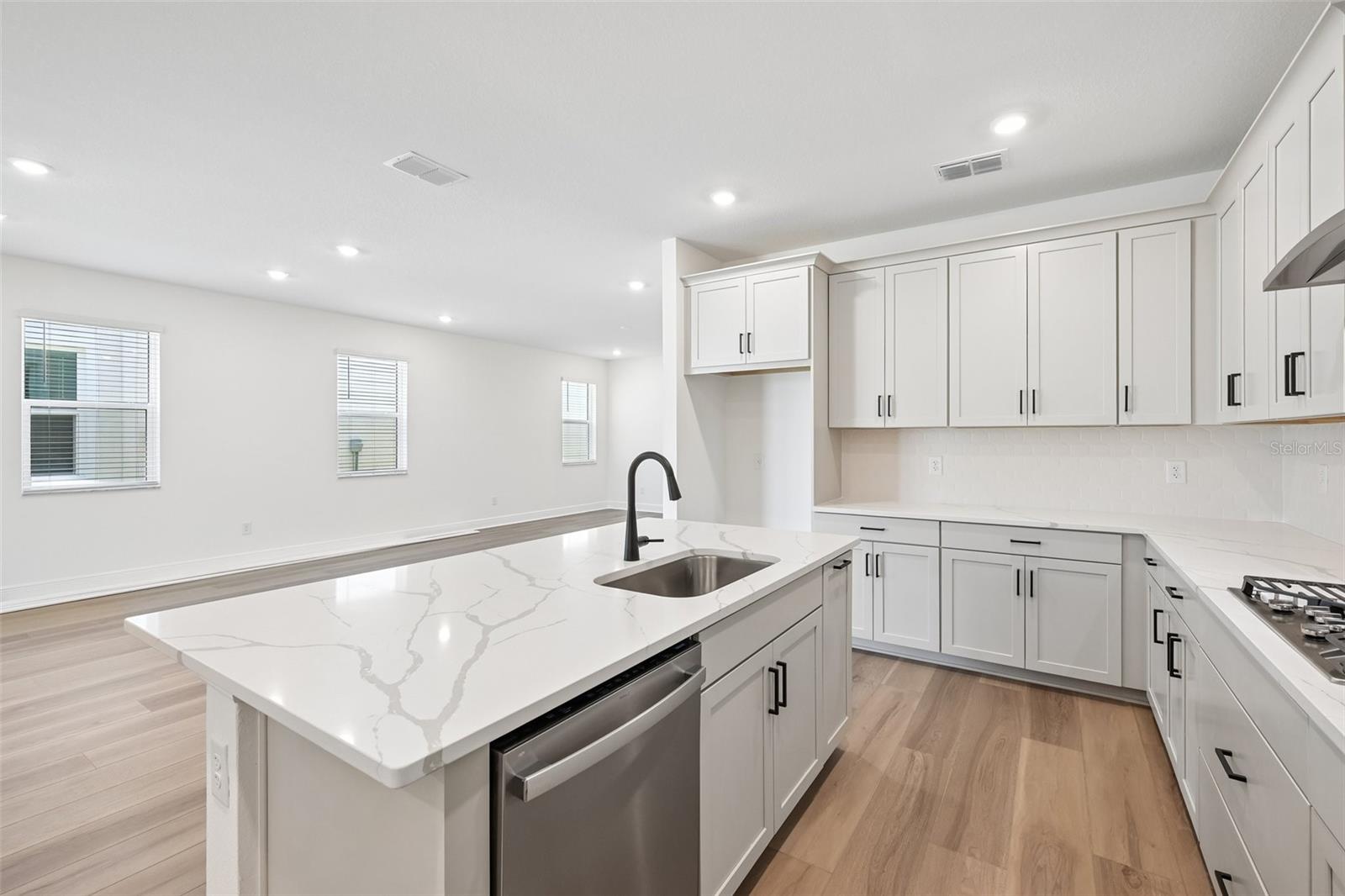 4454 Sunset Garden St Property Photo 7