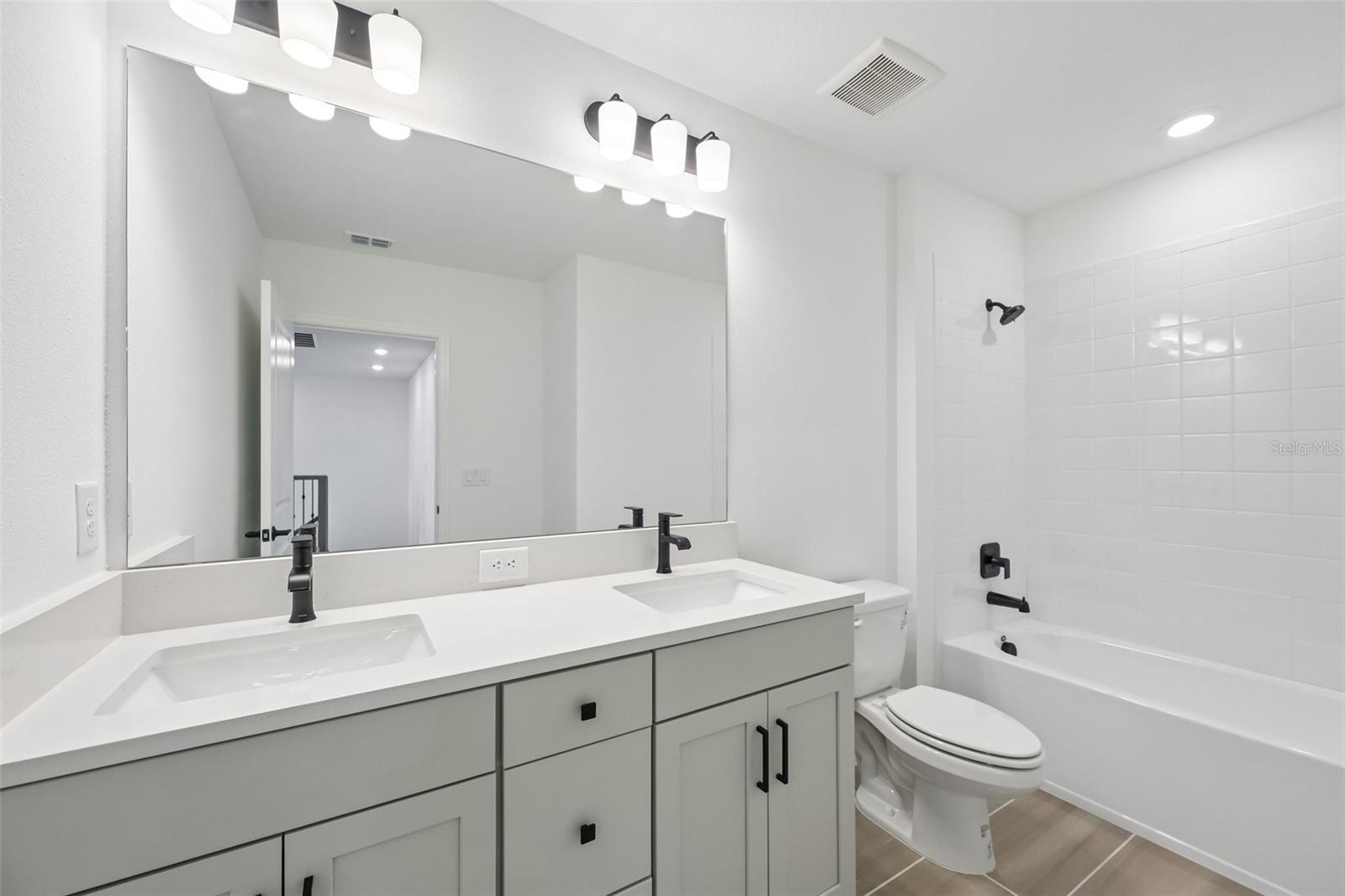 4454 Sunset Garden St Property Photo 21