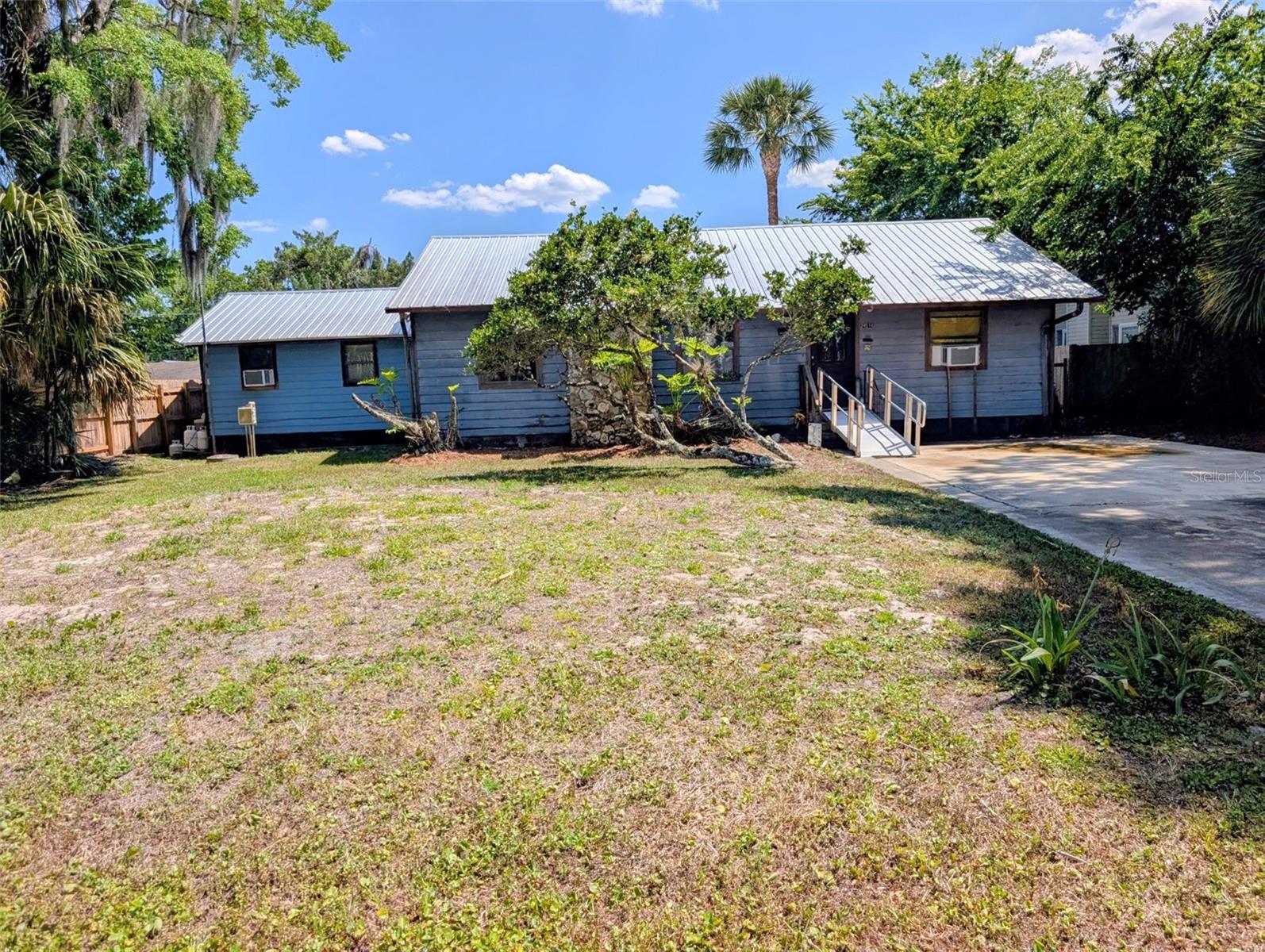 24514 BONNETT RD Property Photo 1