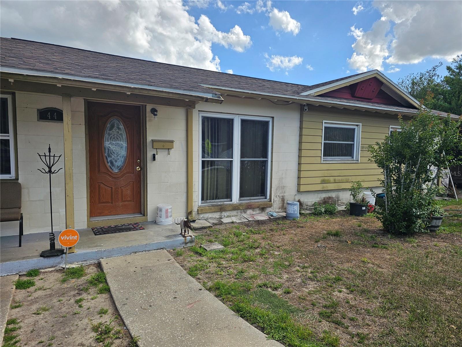 44 W Summit St Property Photo 1