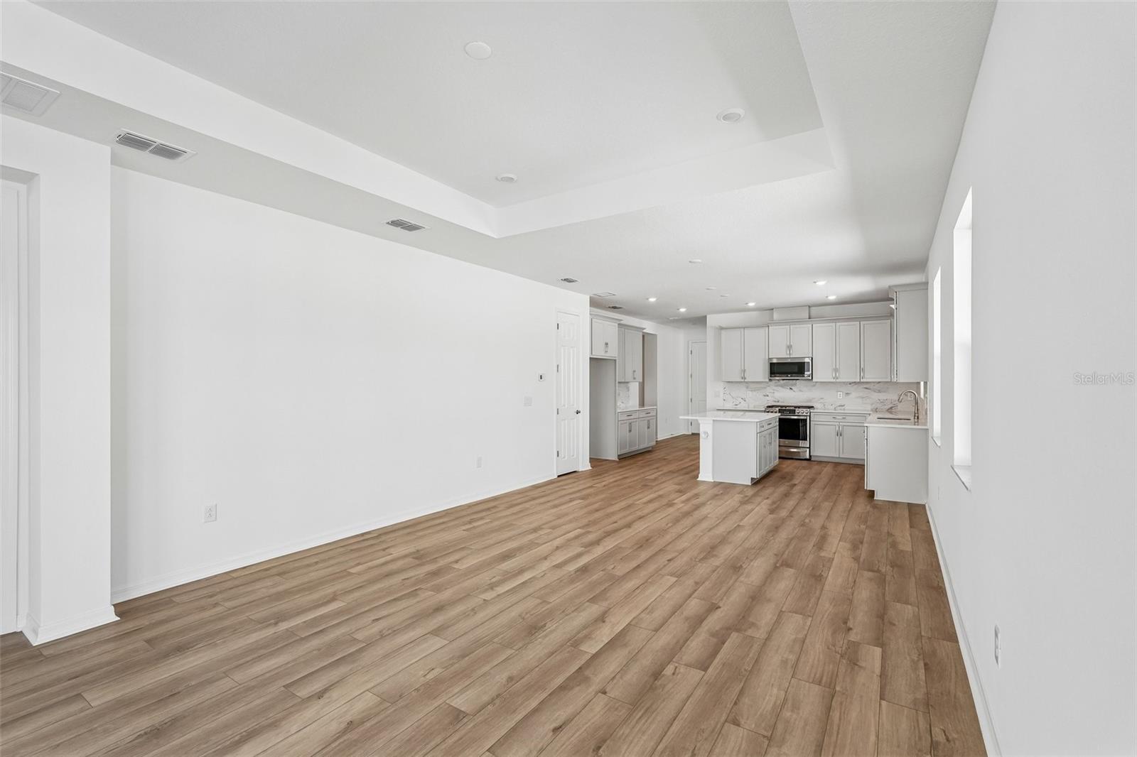 8125 Fairchild Ave Property Photo 7