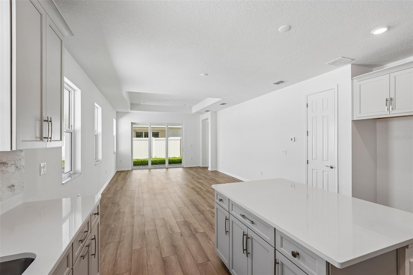 8125 Fairchild Ave Property Photo 10
