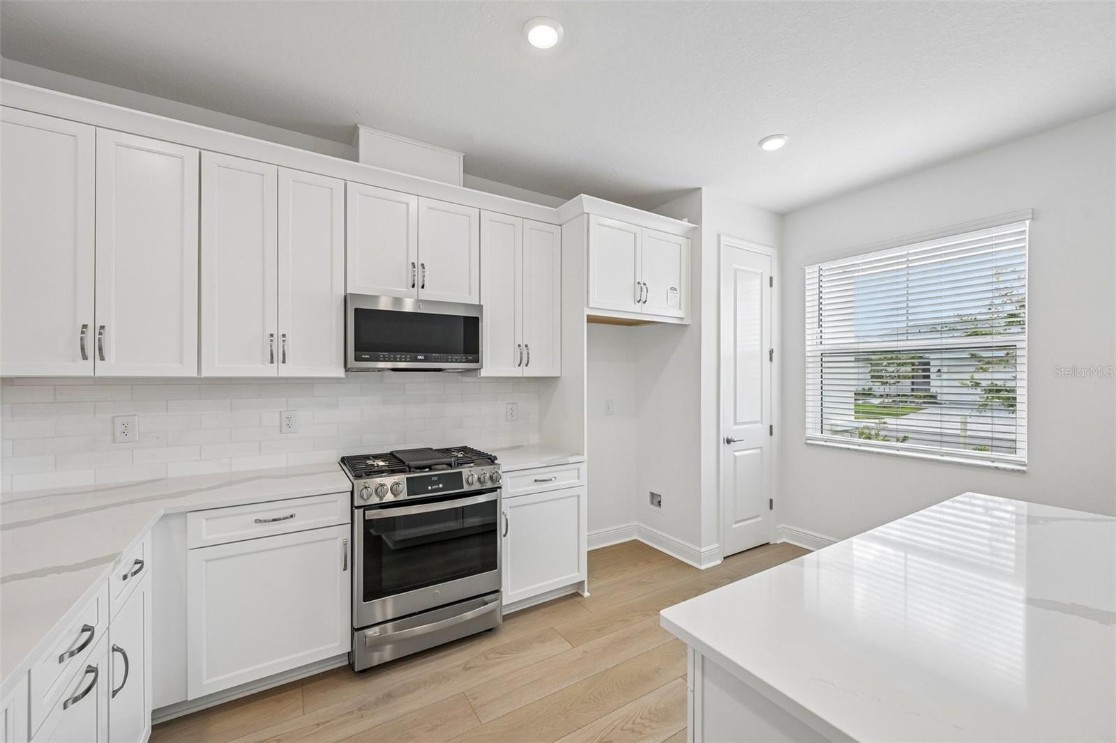4458 Sunset Garden St Property Photo 7