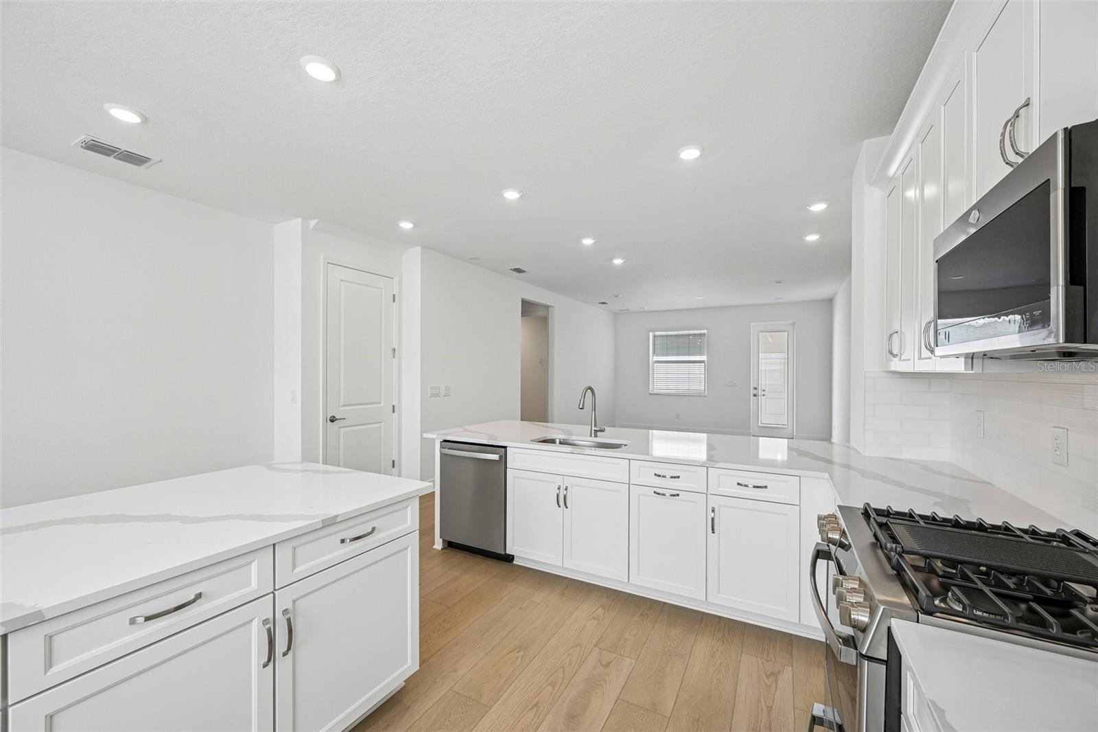 4458 Sunset Garden St Property Photo 8