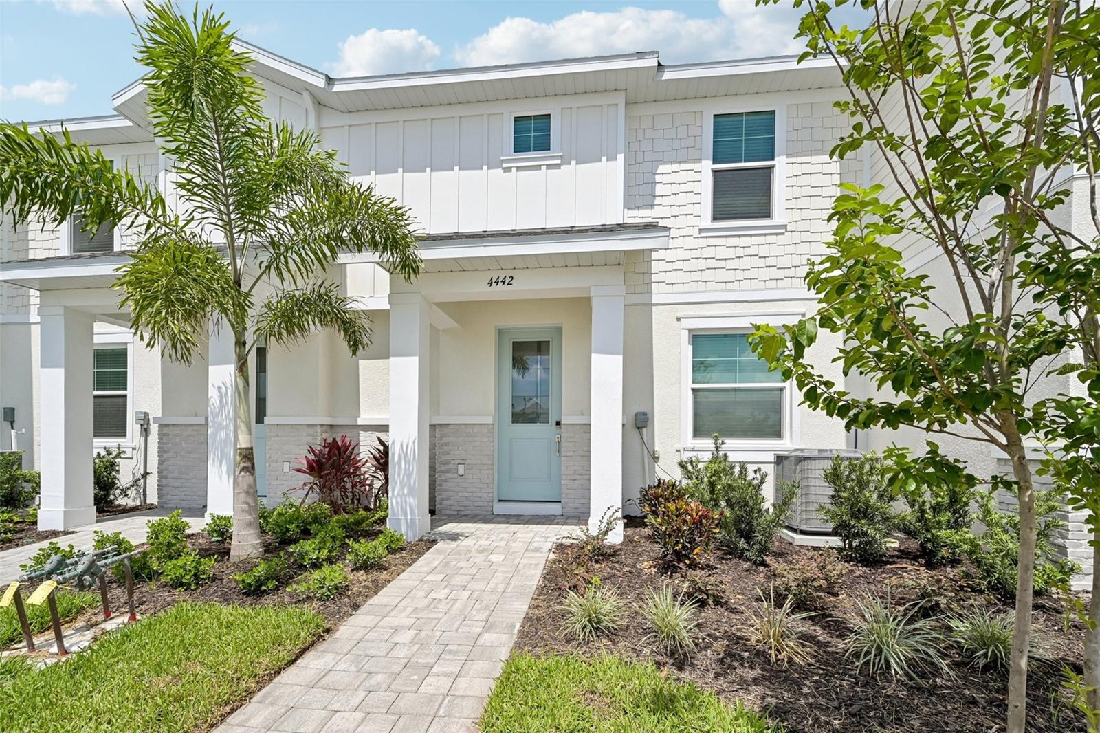4442 SUNSET GARDEN ST Property Photo 1