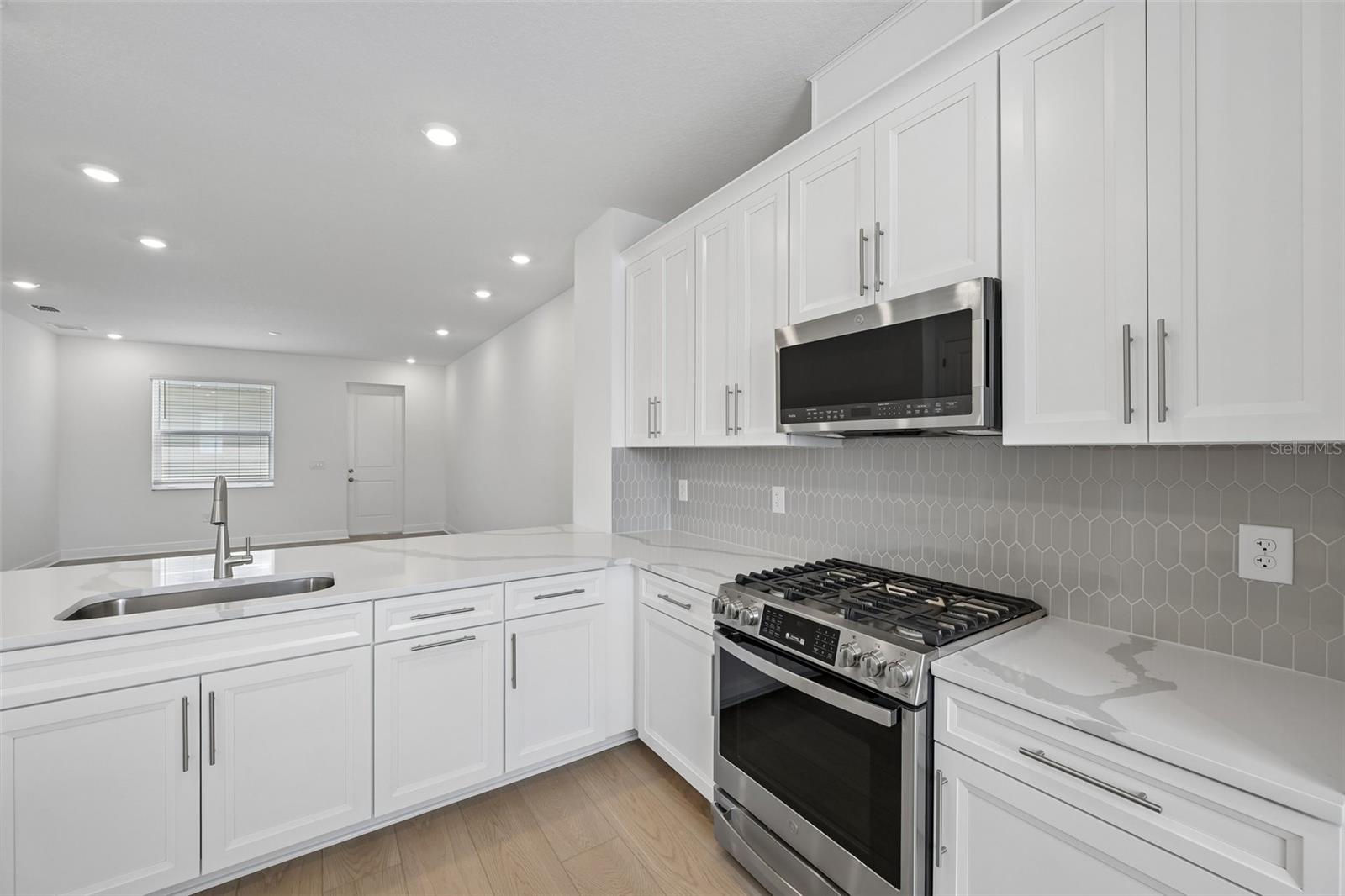 4442 Sunset Garden St Property Photo 8
