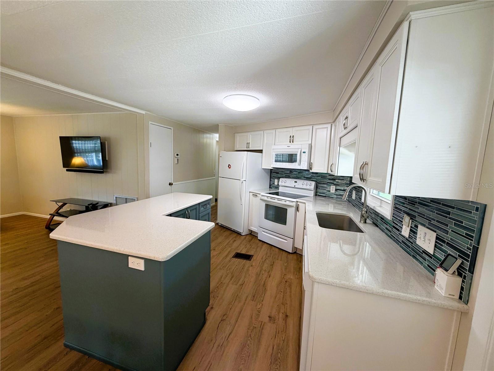 101 Marigold St Property Photo 7