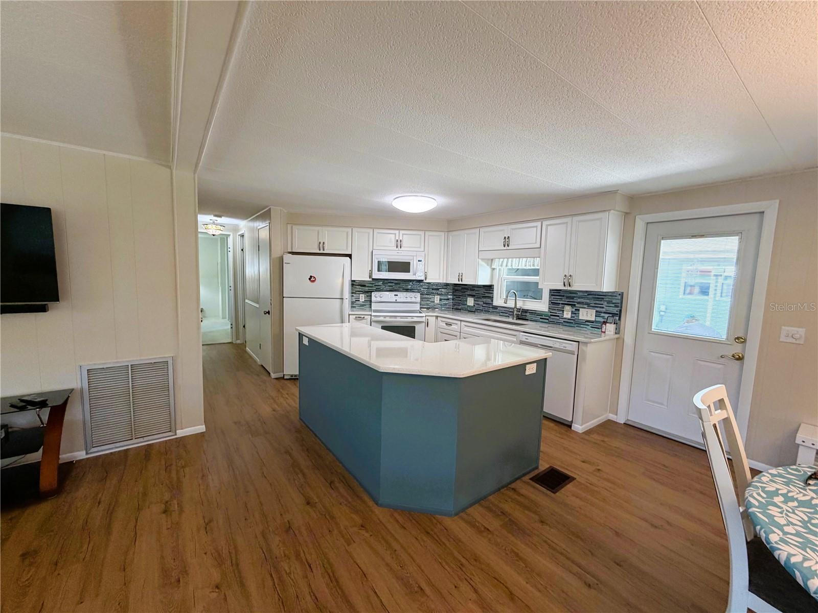 101 Marigold St Property Photo 12