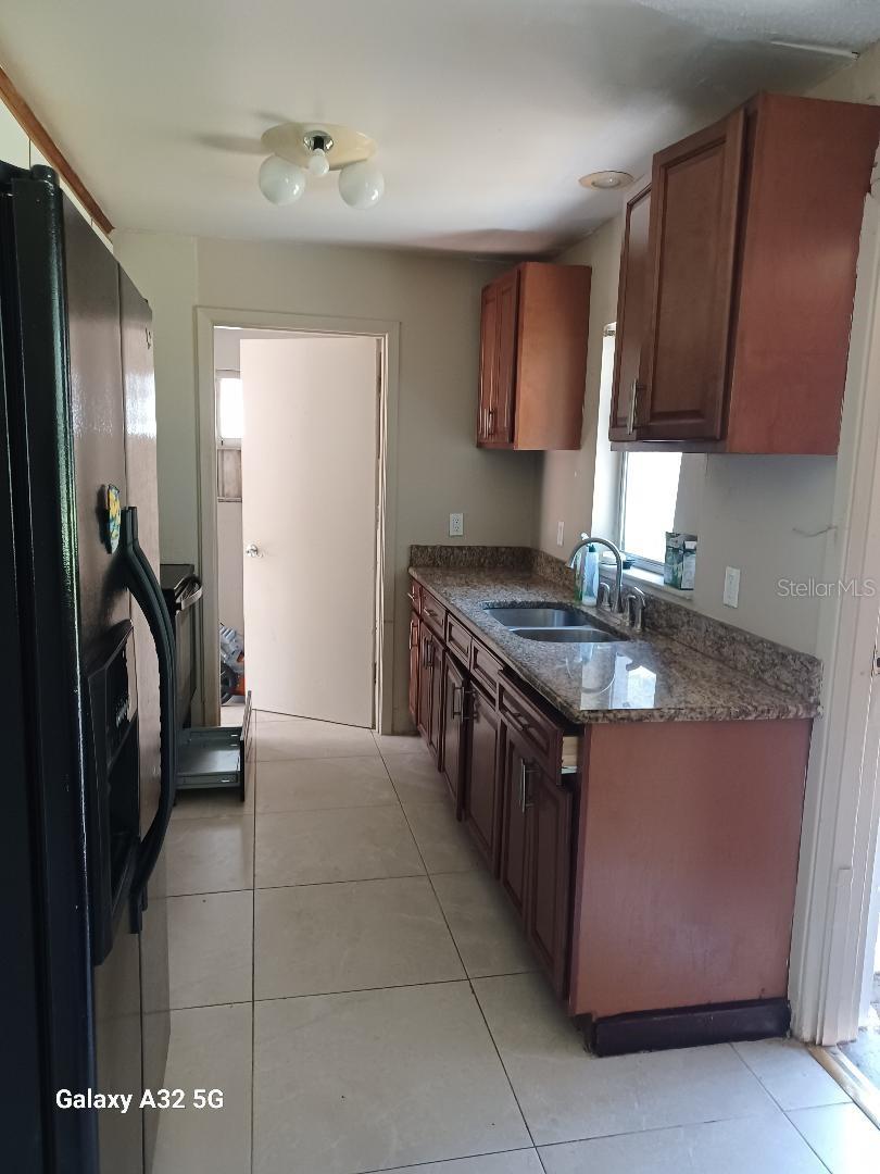 6408 Sunshine St Property Photo 4