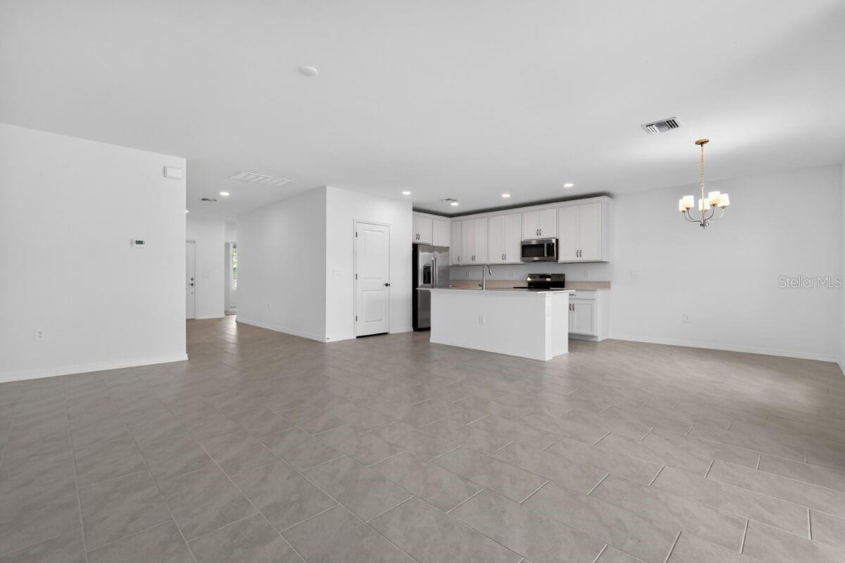 9509 Vibrant Ln Property Photo 6