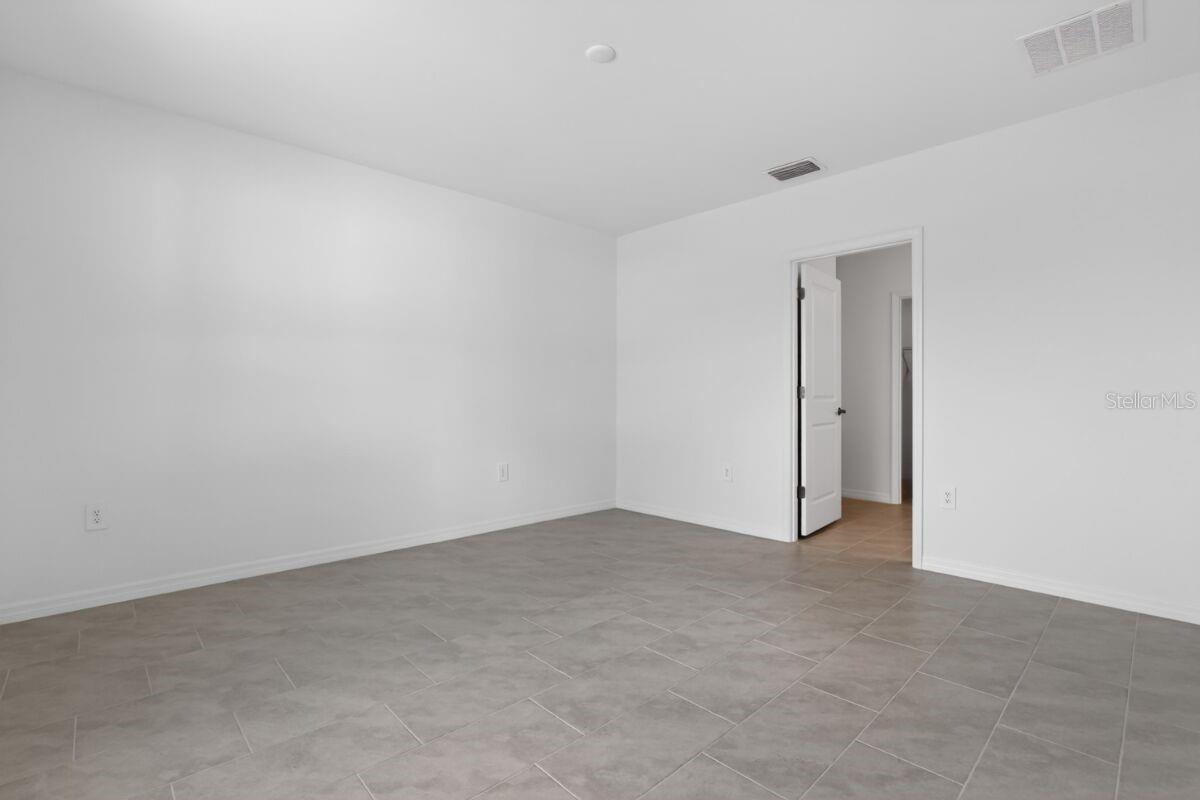 9509 Vibrant Ln Property Photo 7