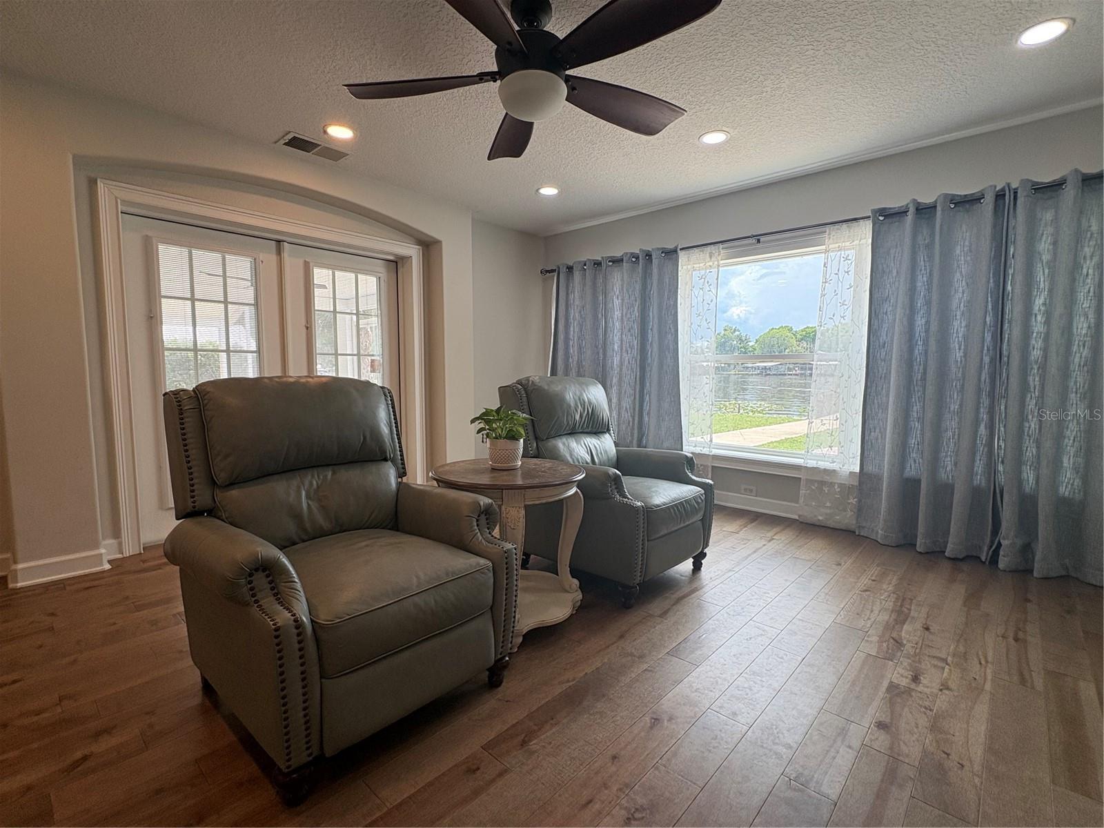 1645 Spring Garden Dr Property Photo 14