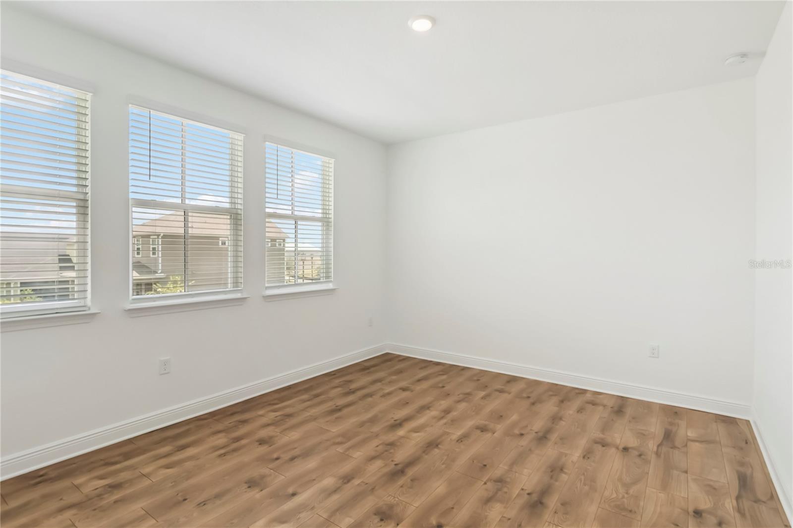 10388 Bragg Aly Property Photo 9