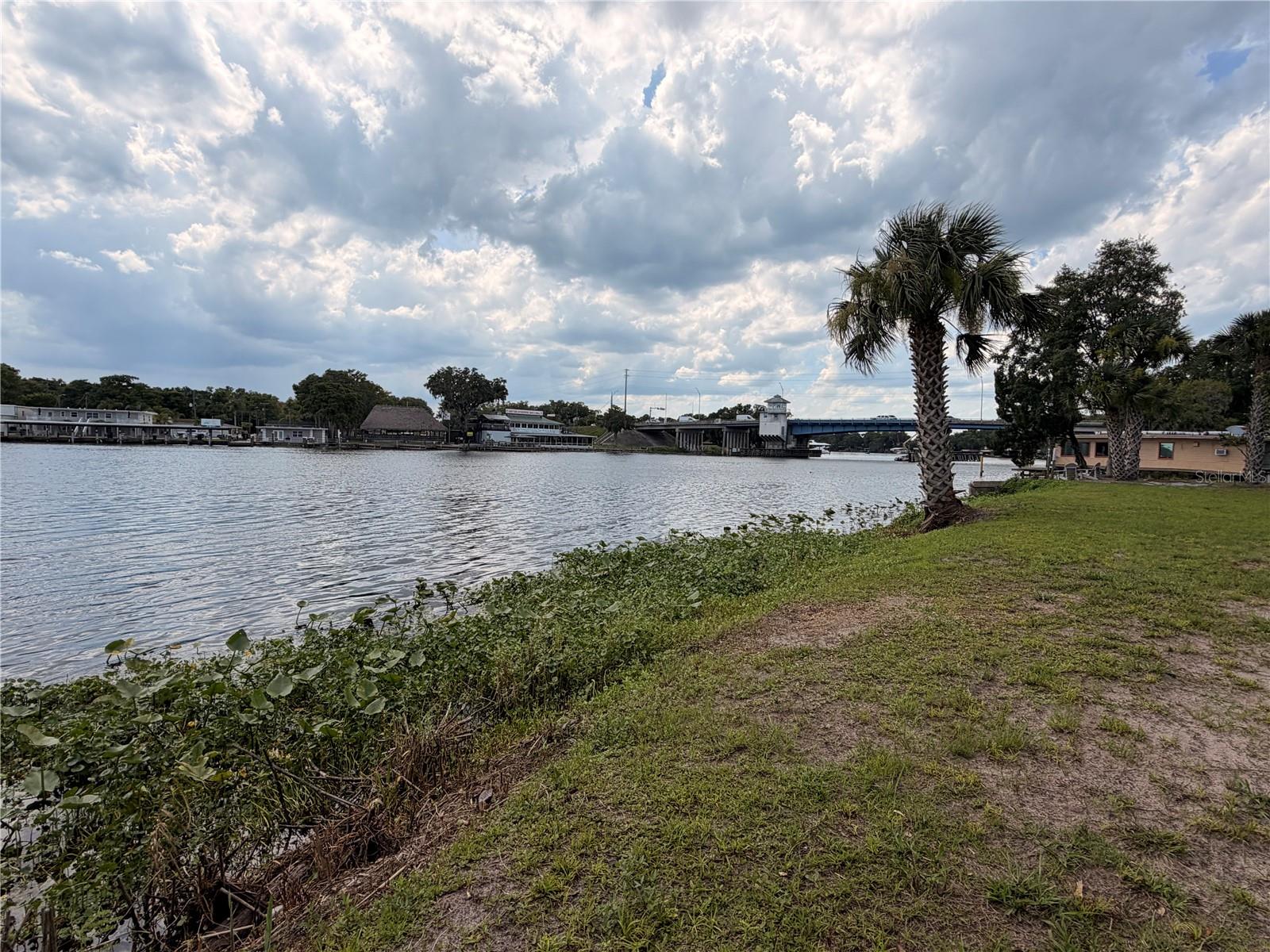 1570 Riveredge Ct Property Photo 3