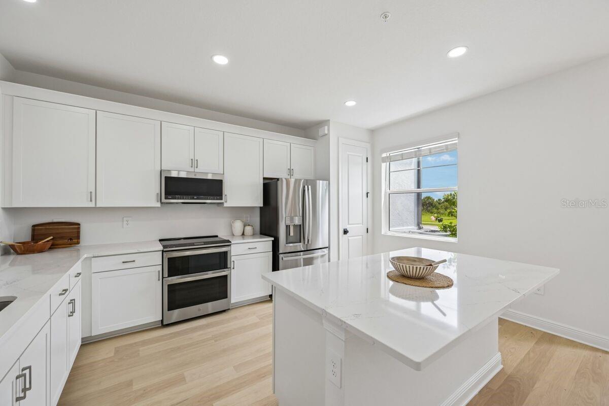 17712 Broadleaf Loop Property Photo 2
