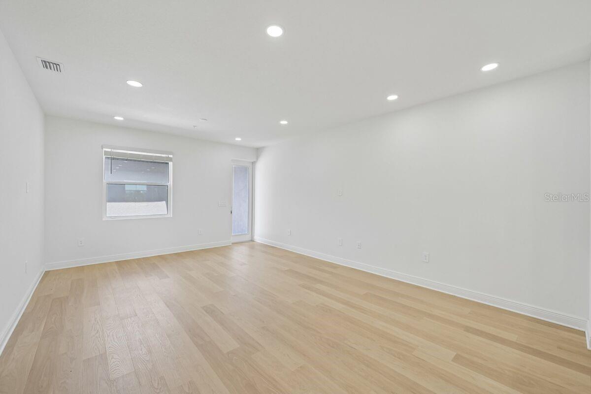 17712 Broadleaf Loop Property Photo 6