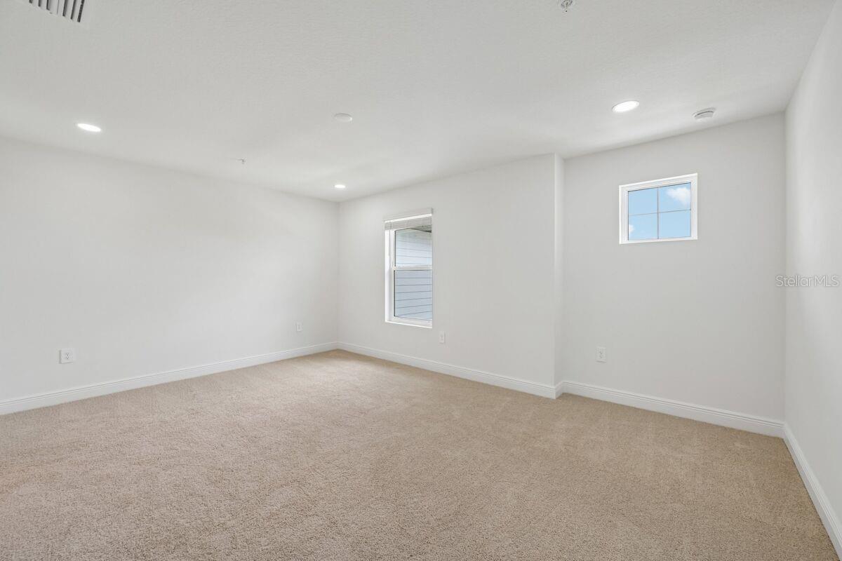 17712 Broadleaf Loop Property Photo 7