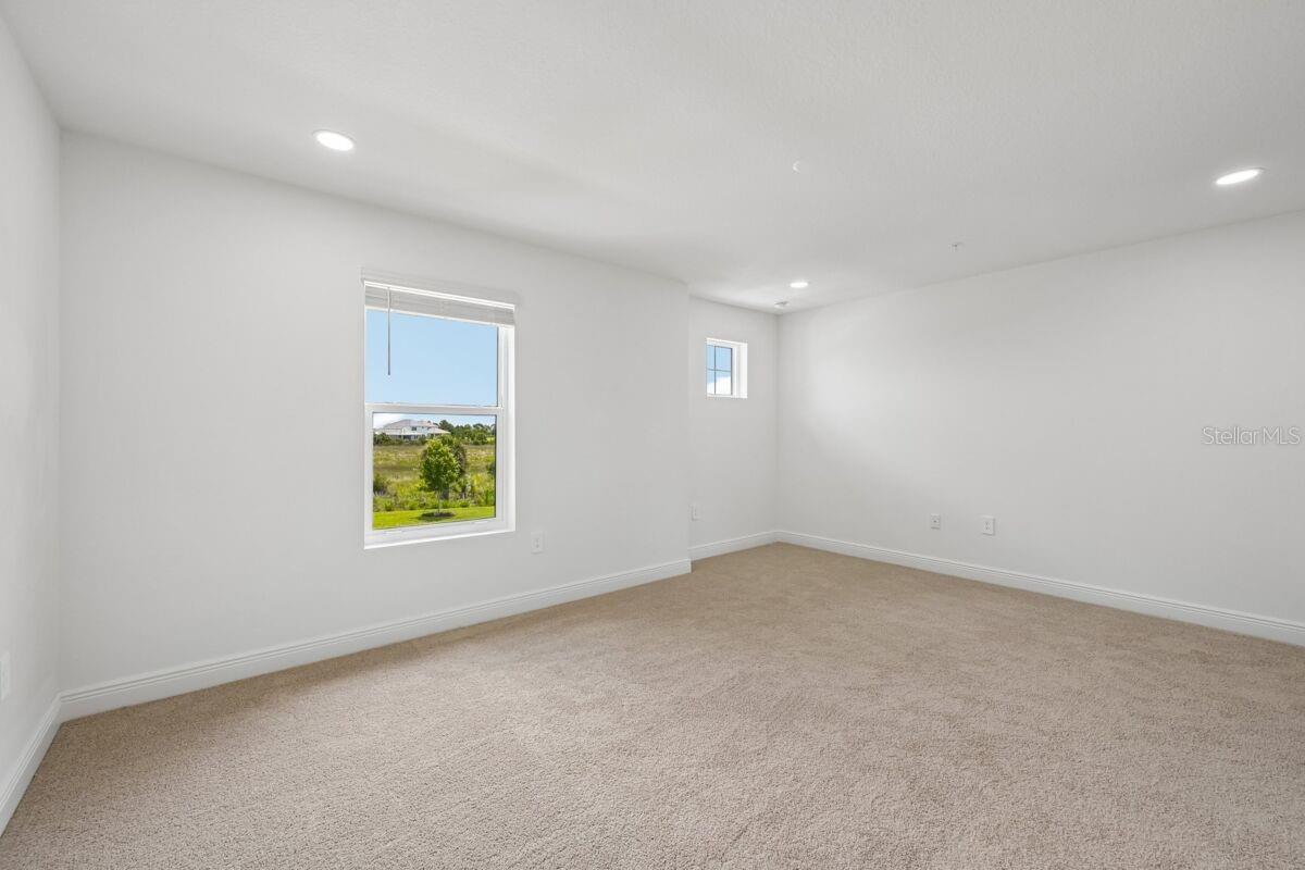 17712 Broadleaf Loop Property Photo 8