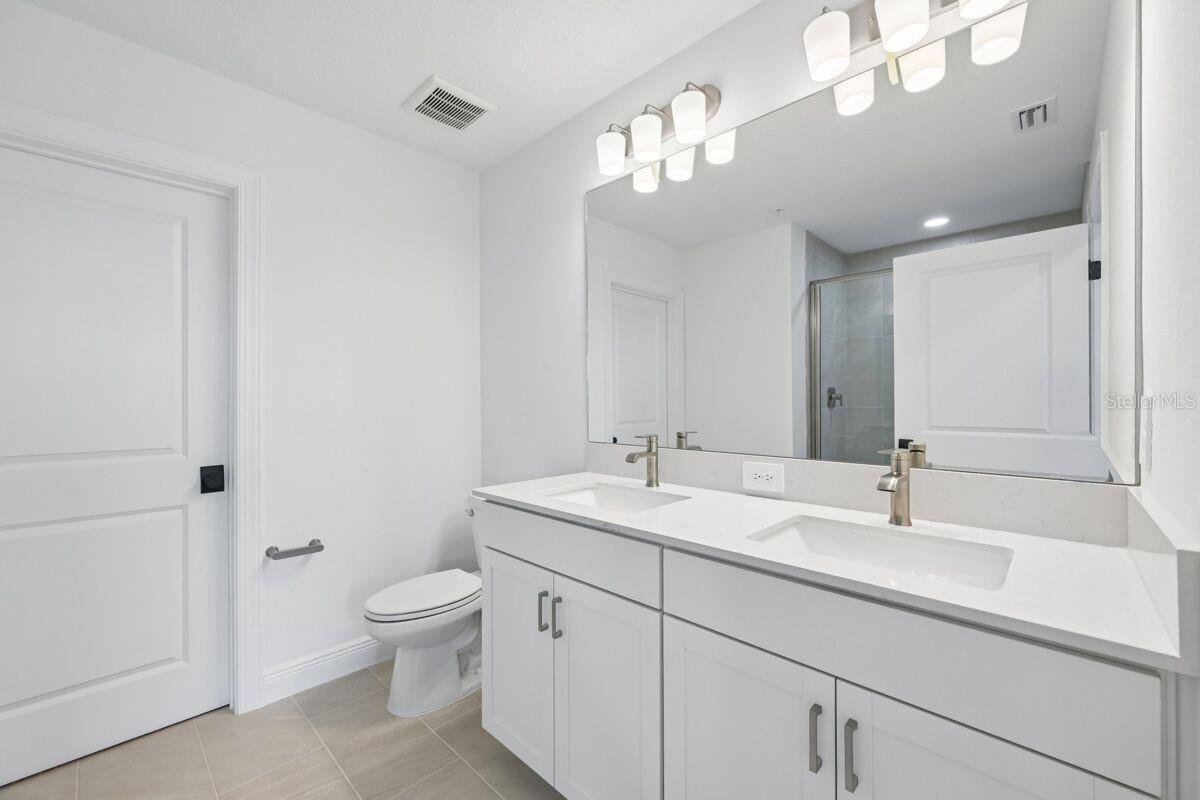 17712 Broadleaf Loop Property Photo 9