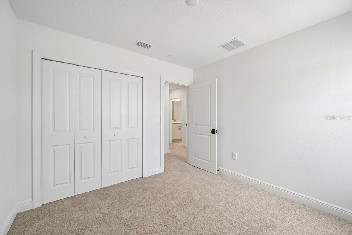 17712 Broadleaf Loop Property Photo 12