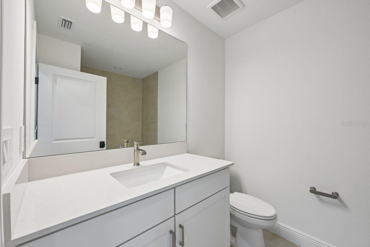 17712 Broadleaf Loop Property Photo 14