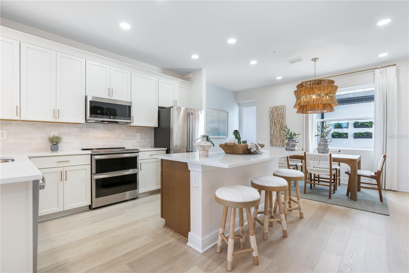 17812 Broadleaf Loop Property Photo 3