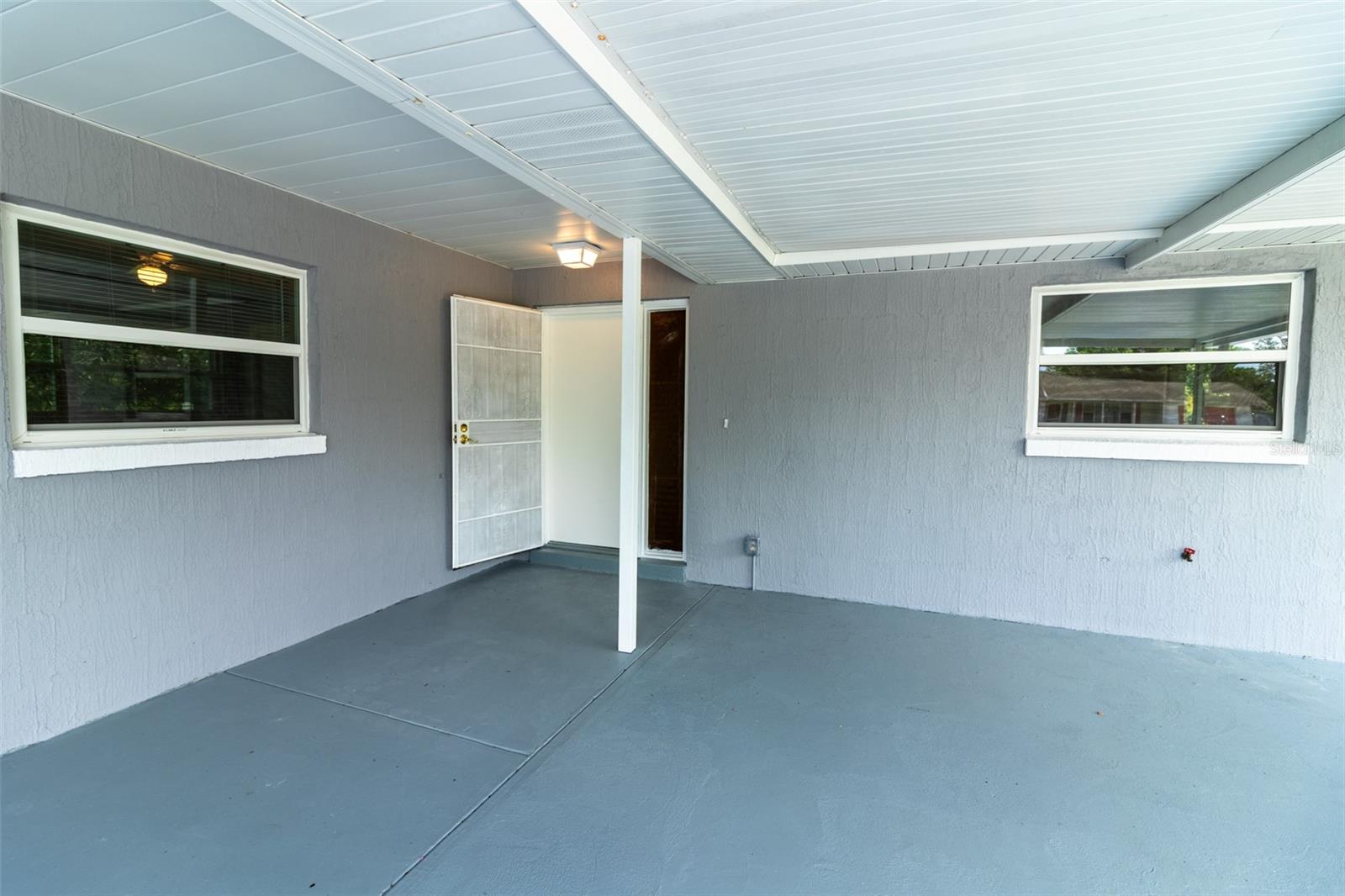 474 Spring Ln Property Photo 2