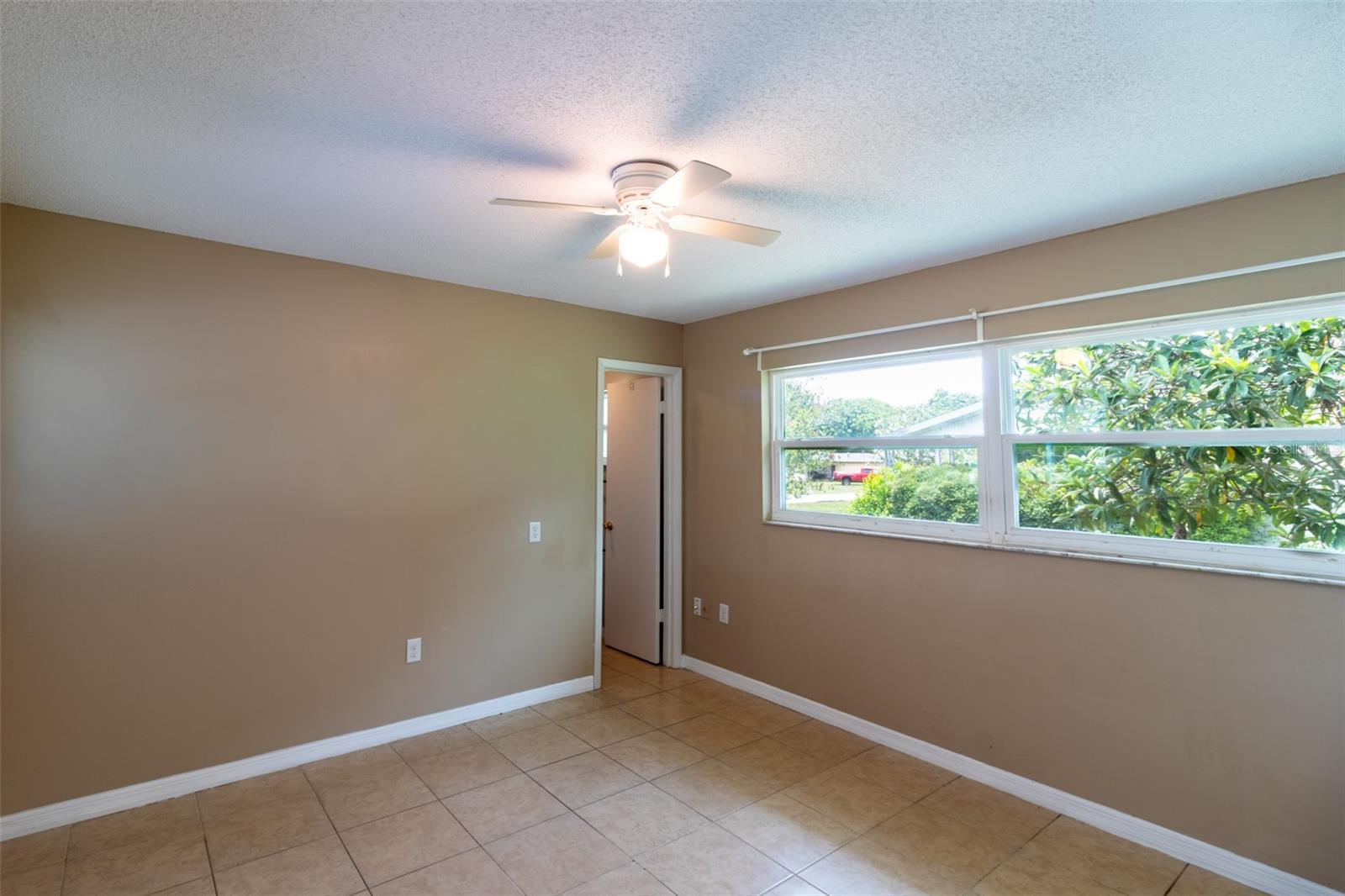 474 Spring Ln Property Photo 11