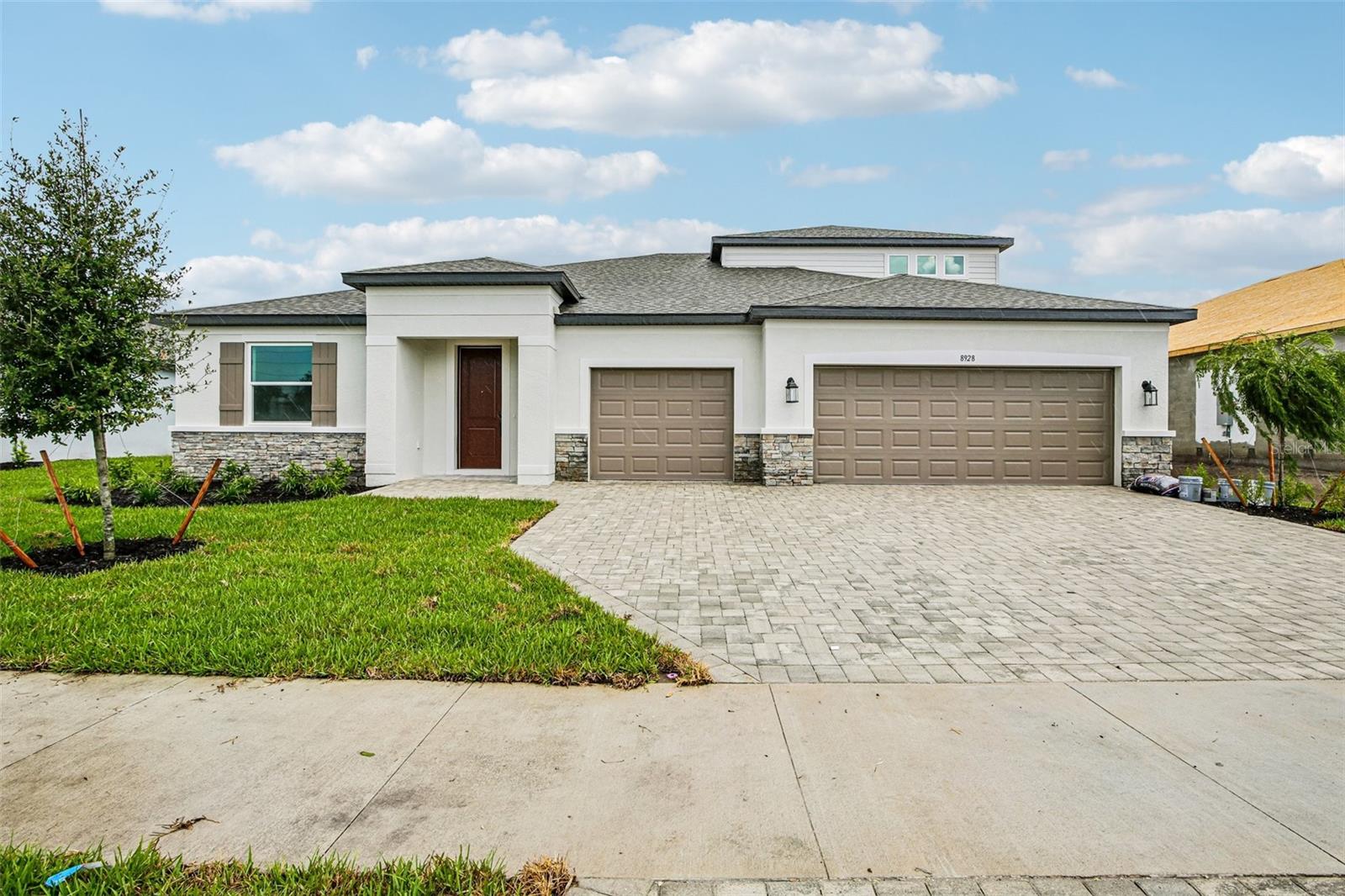 8928 Deep Horizon Loop Property Photo 1