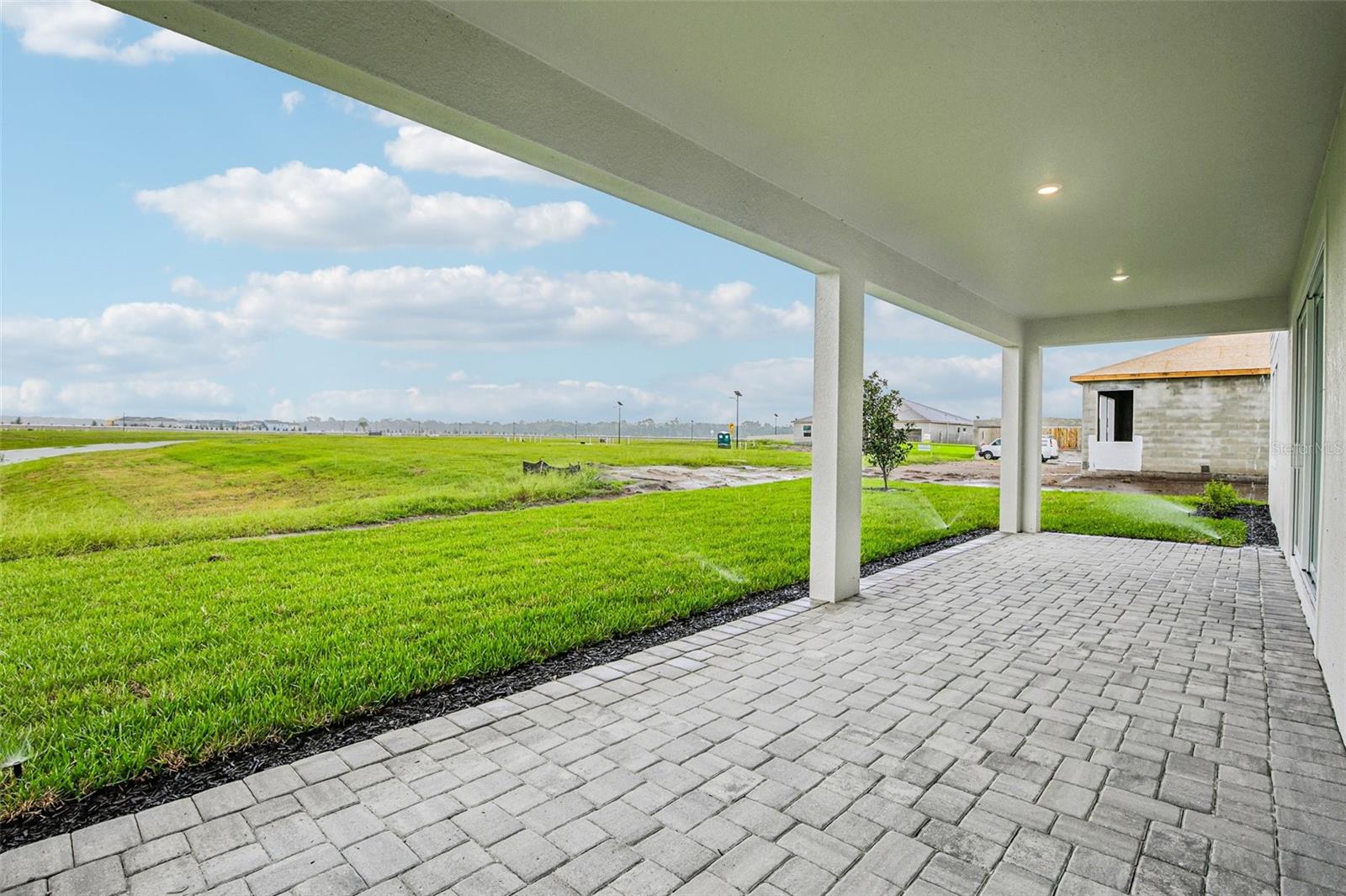 8928 Deep Horizon Loop Property Photo 3