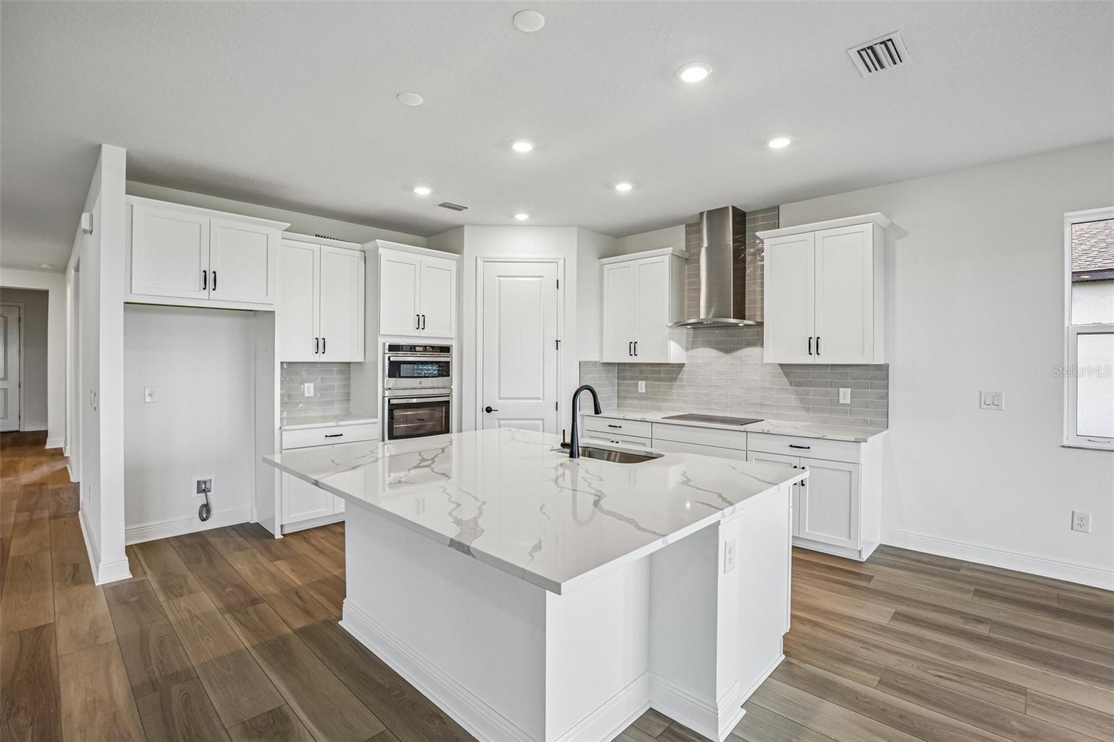 8928 Deep Horizon Loop Property Photo 4