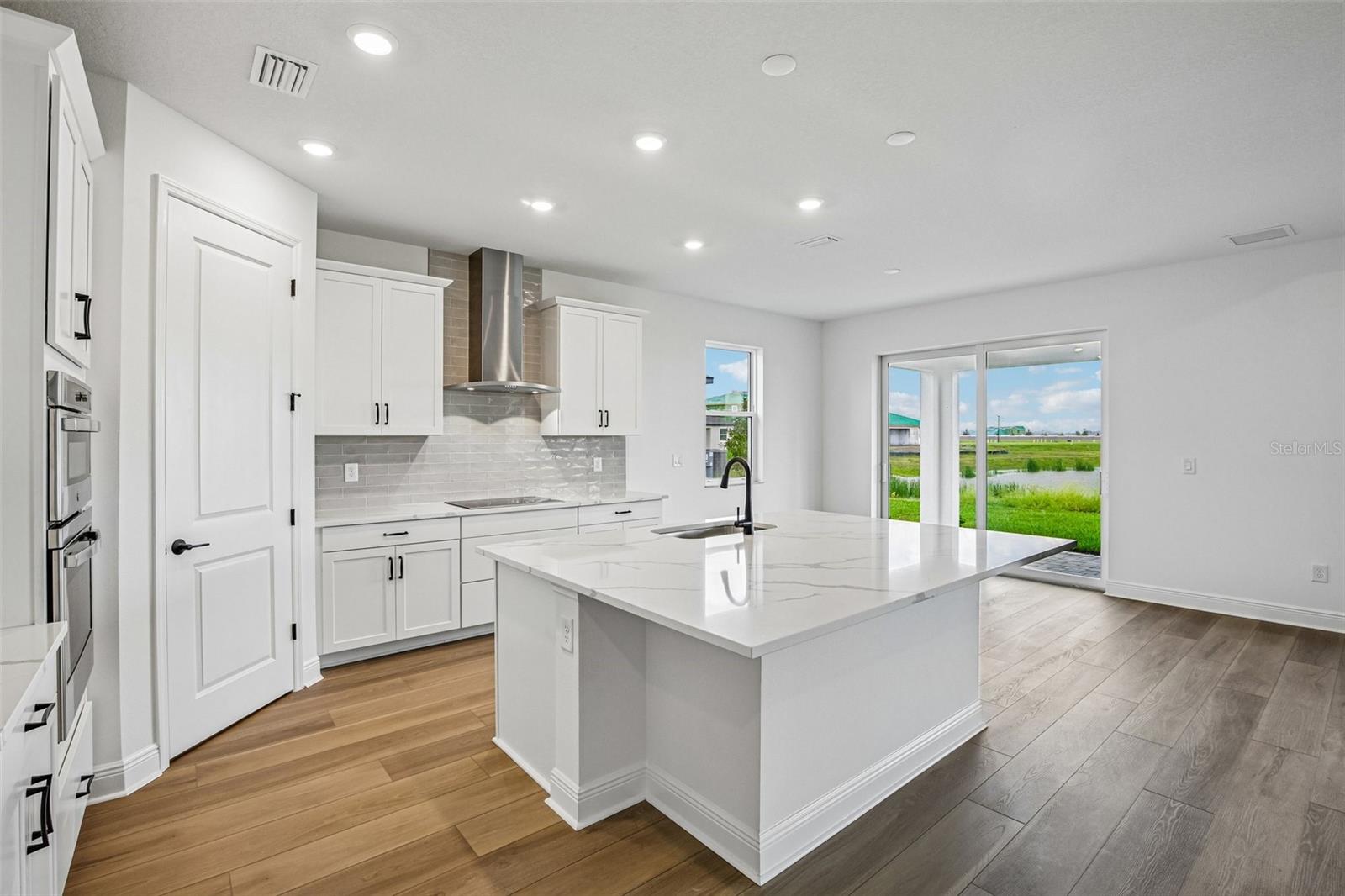 8928 Deep Horizon Loop Property Photo 5