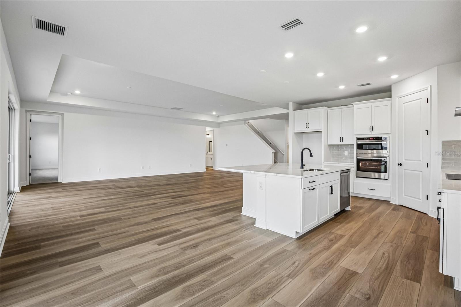 8928 Deep Horizon Loop Property Photo 10