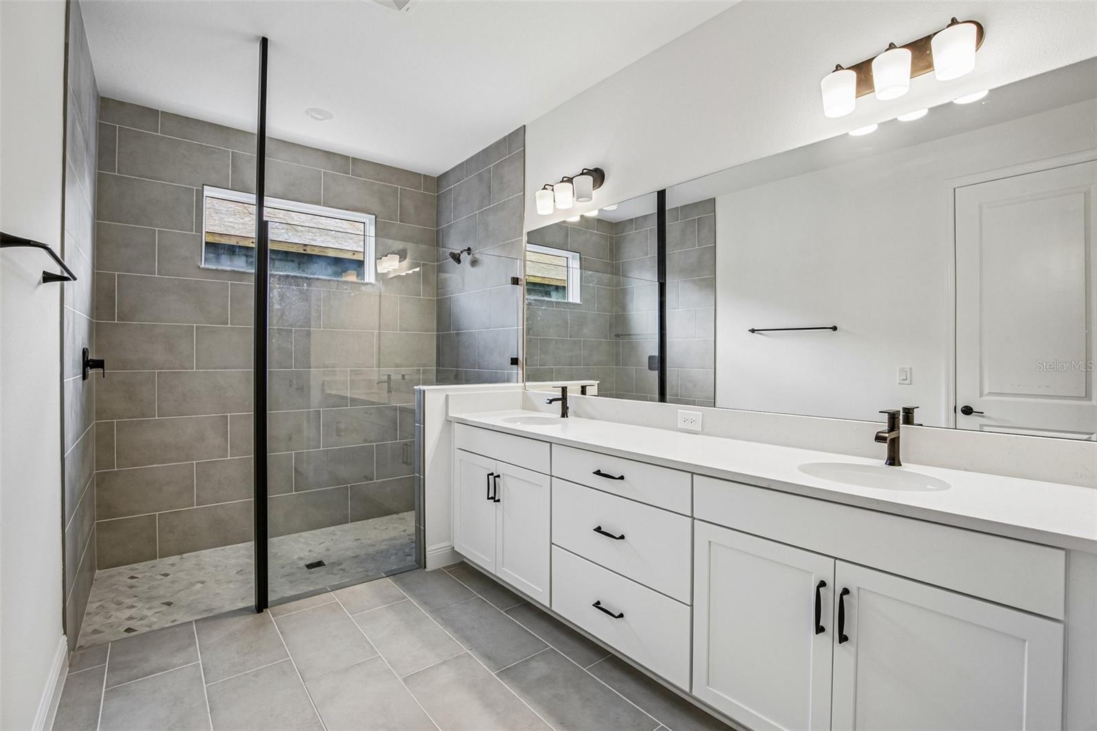 8928 Deep Horizon Loop Property Photo 25