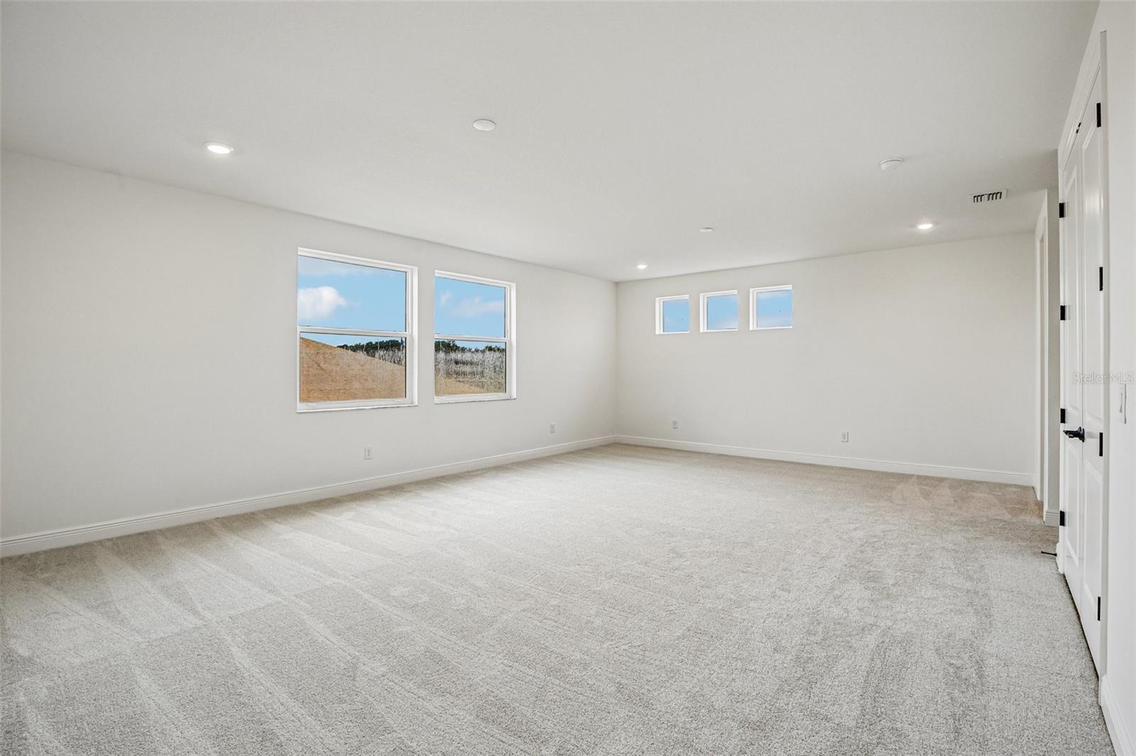 8928 Deep Horizon Loop Property Photo 34