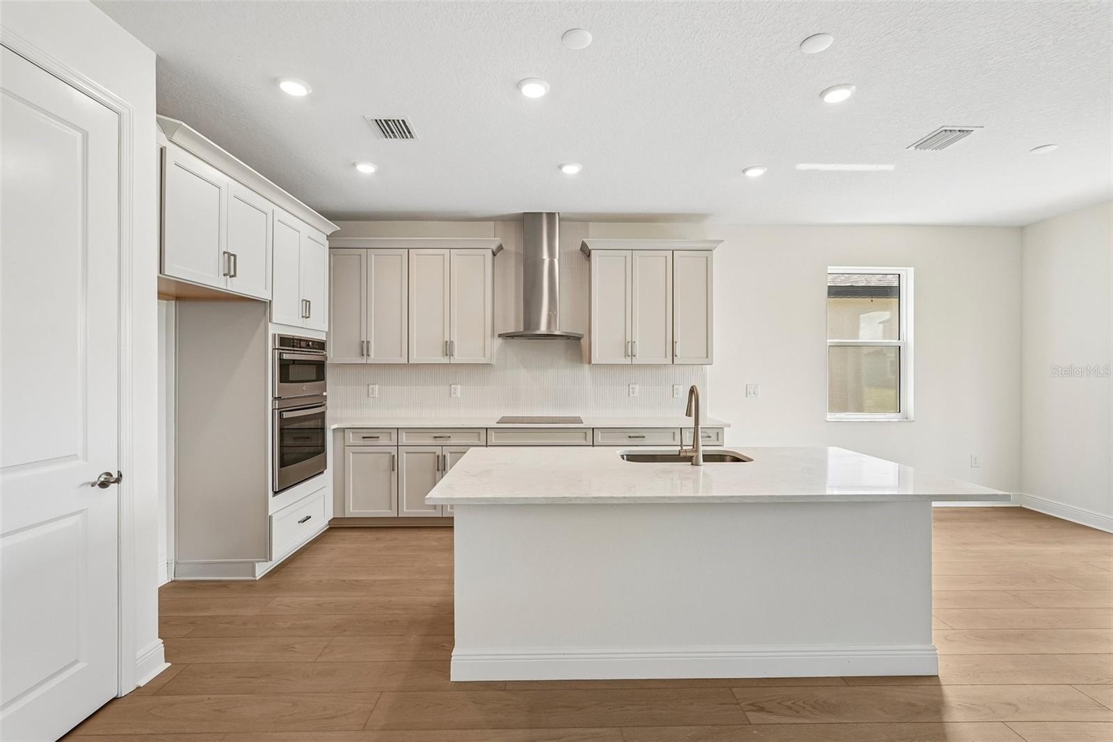 9250 Deep Horizon Loop Property Photo 4