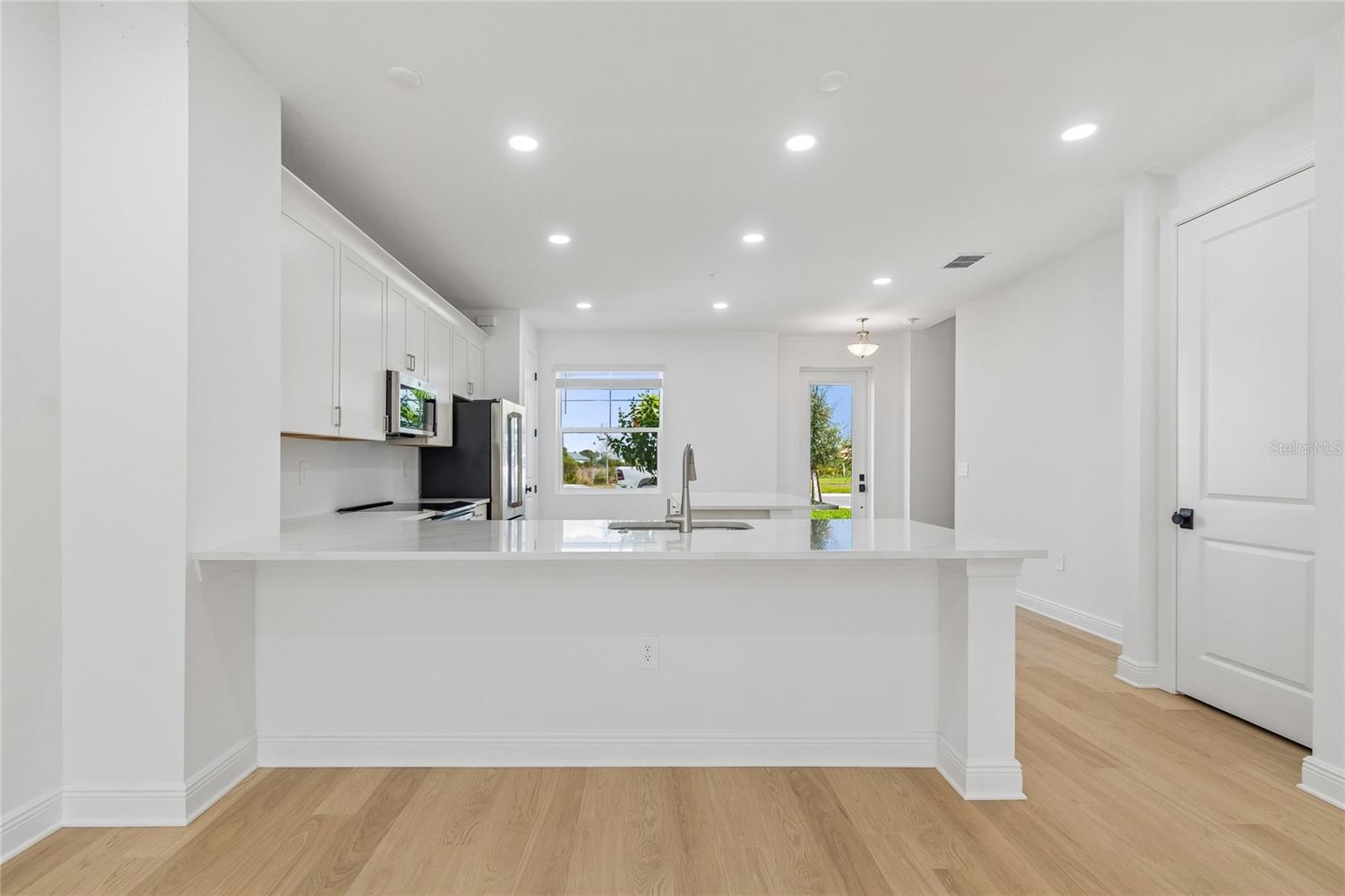 17806 Broadleaf Loop Property Photo 3
